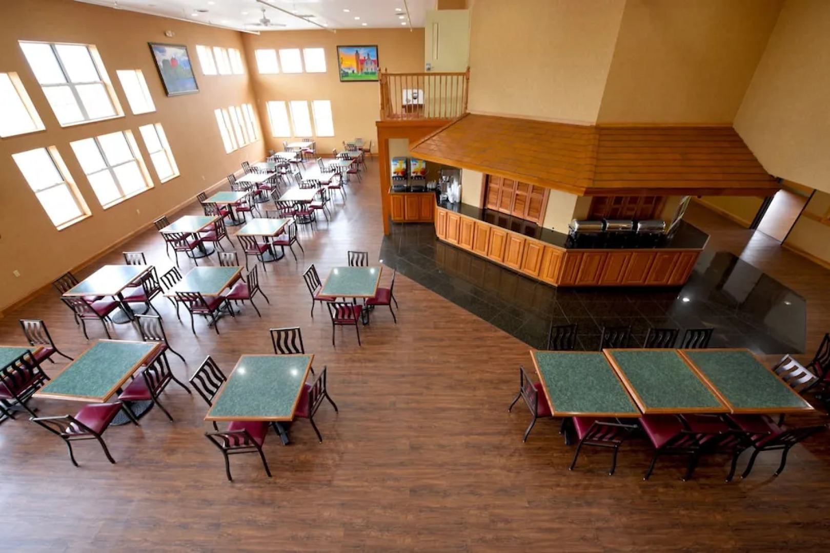 Crown Choice Inn & Suites Lakeview & Waterpark