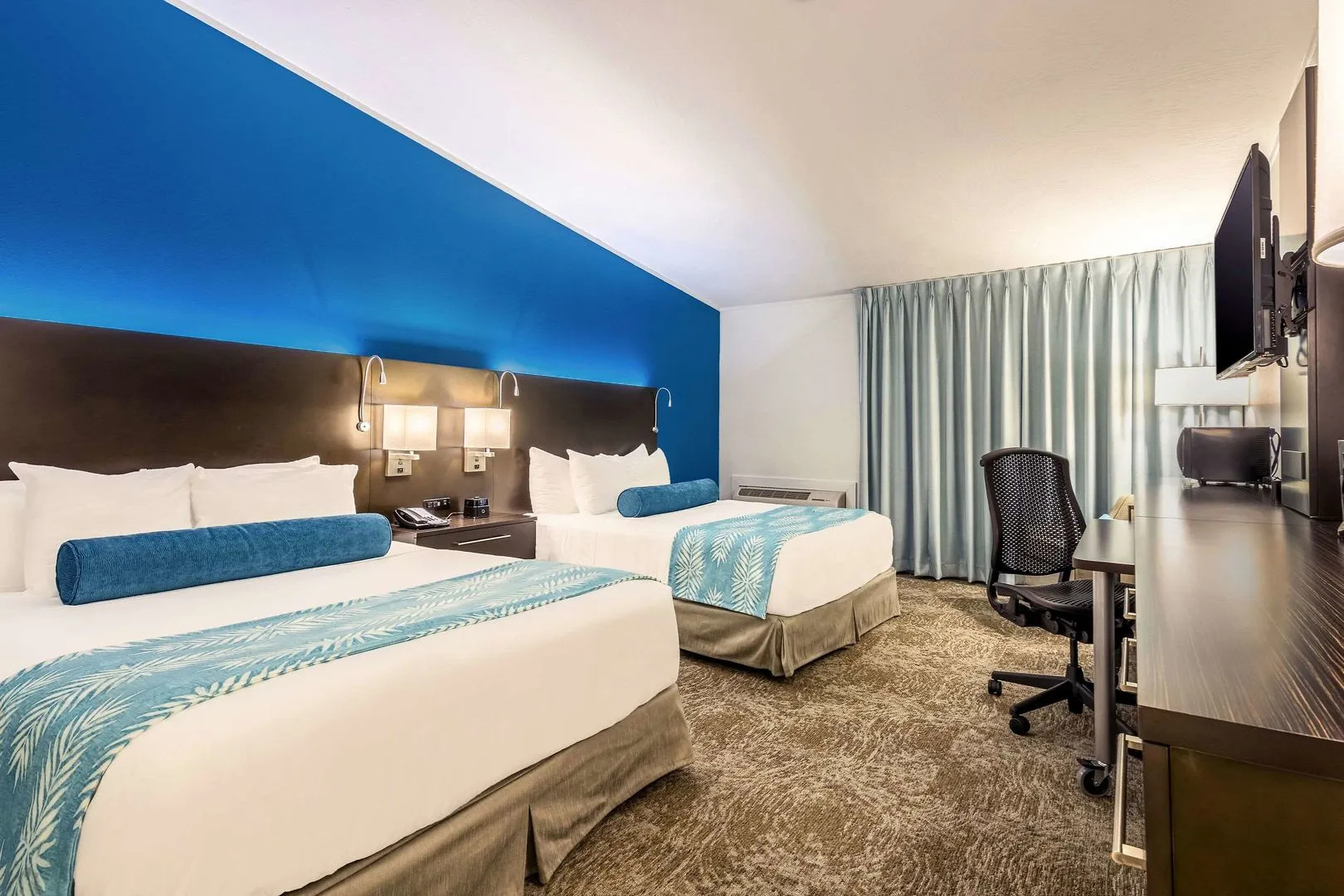 Oasis Hotel & Conv. Center, an Ascend Collection Hotel