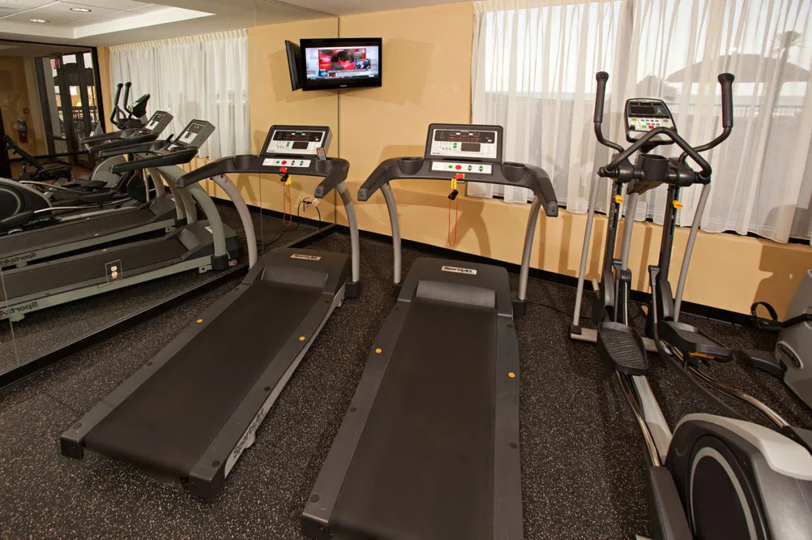 Holiday Inn Express Hotel & Suites Oceanfront Daytona Beach Shor