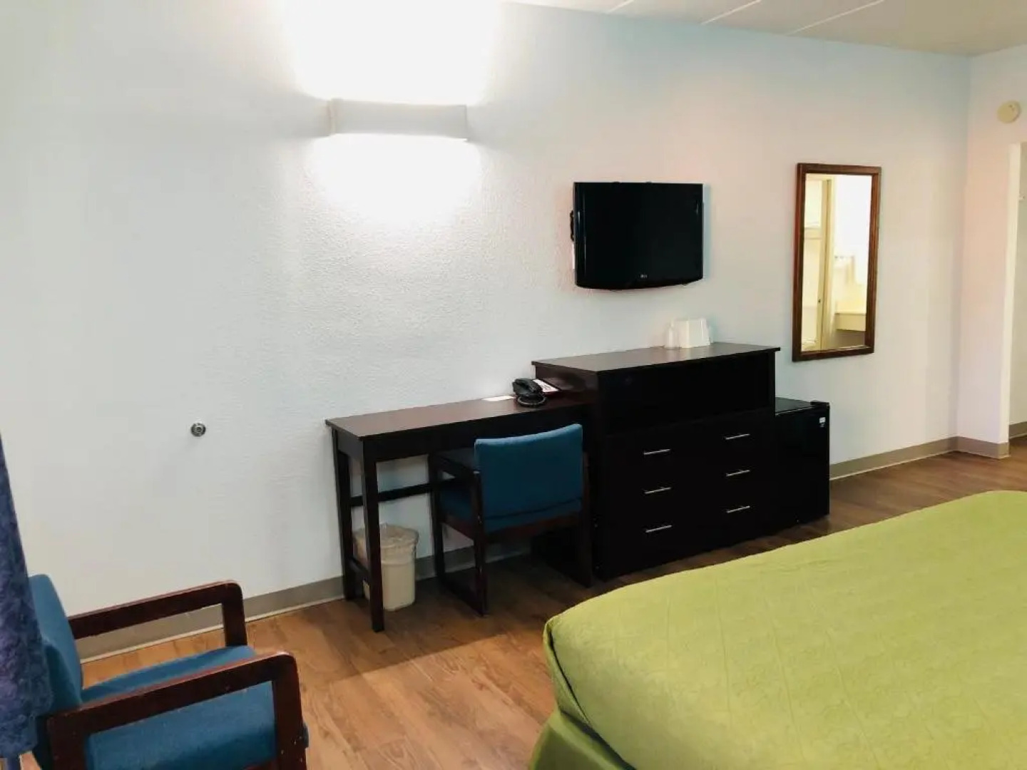 Motel 6-Falls Church, VA - Arlington Boulevard