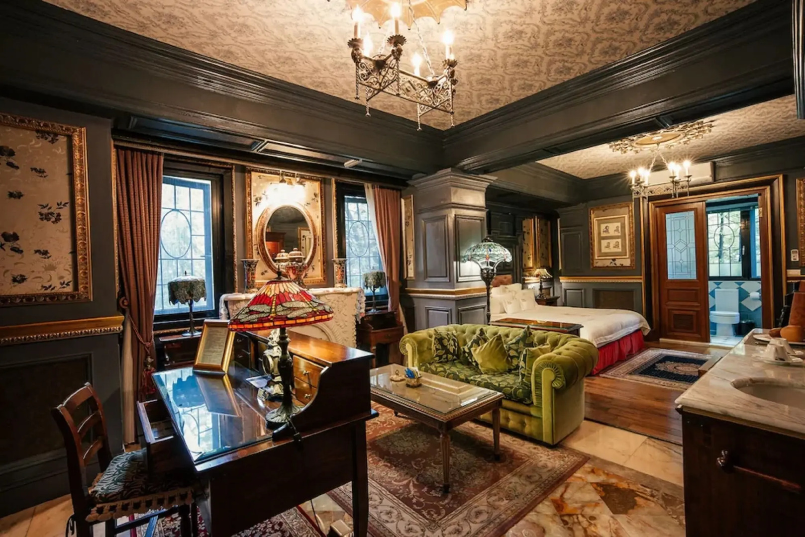 The Old England Manor