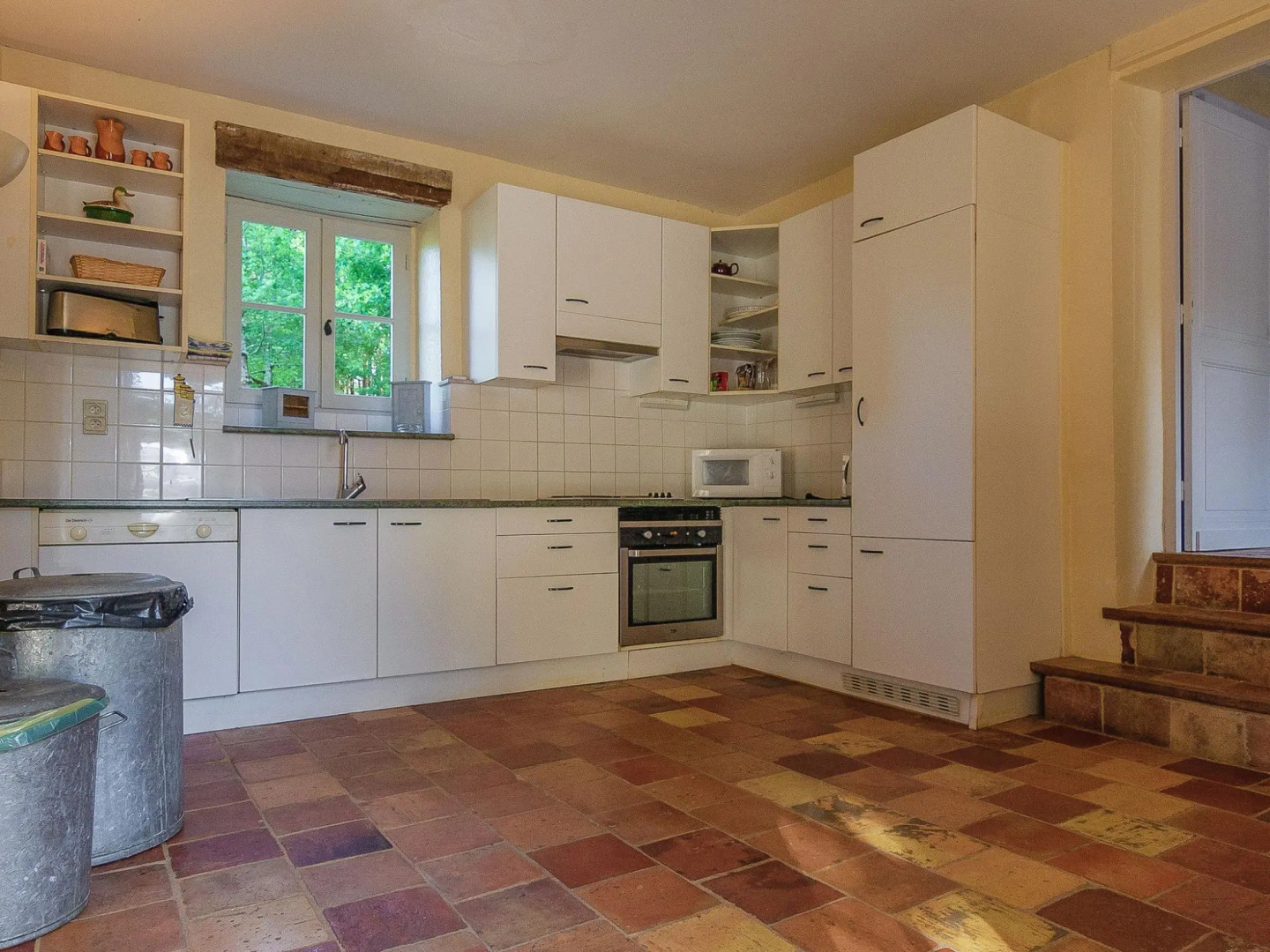 Sprawling Mansion in Aquitaine with Swimming Pool