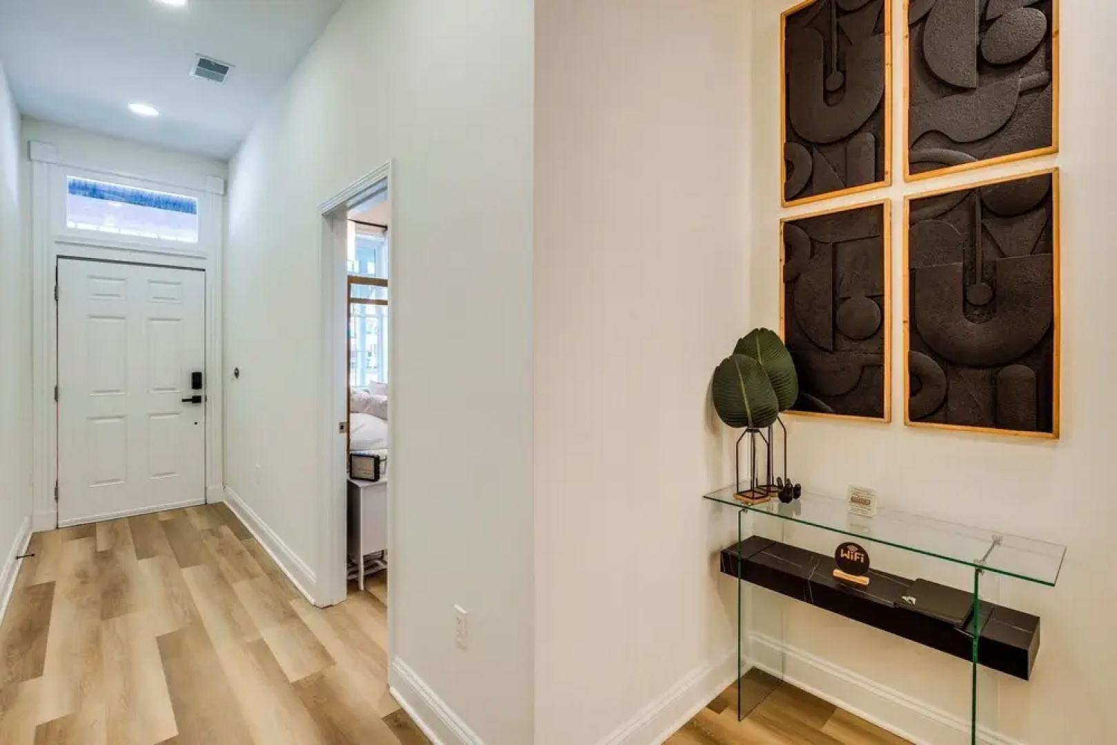 1 Mi to Dtwn: Hot Tub Haven in Richmond!