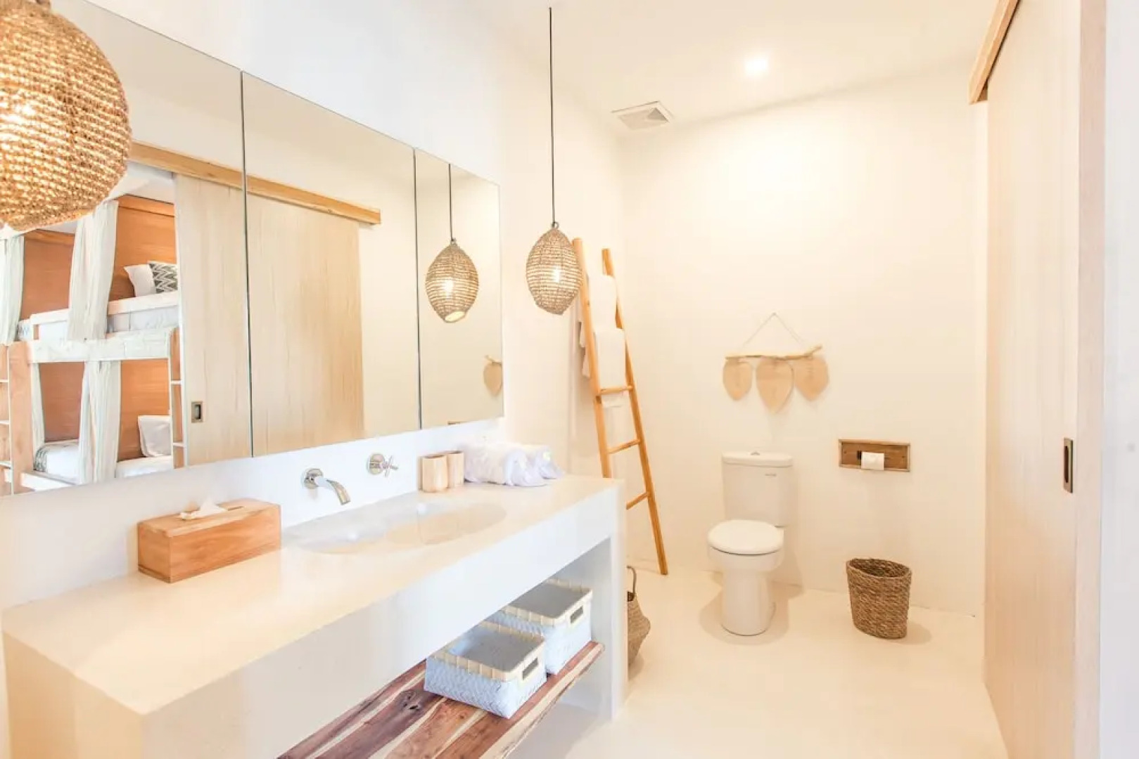 The Green Room Canggu - Hostel