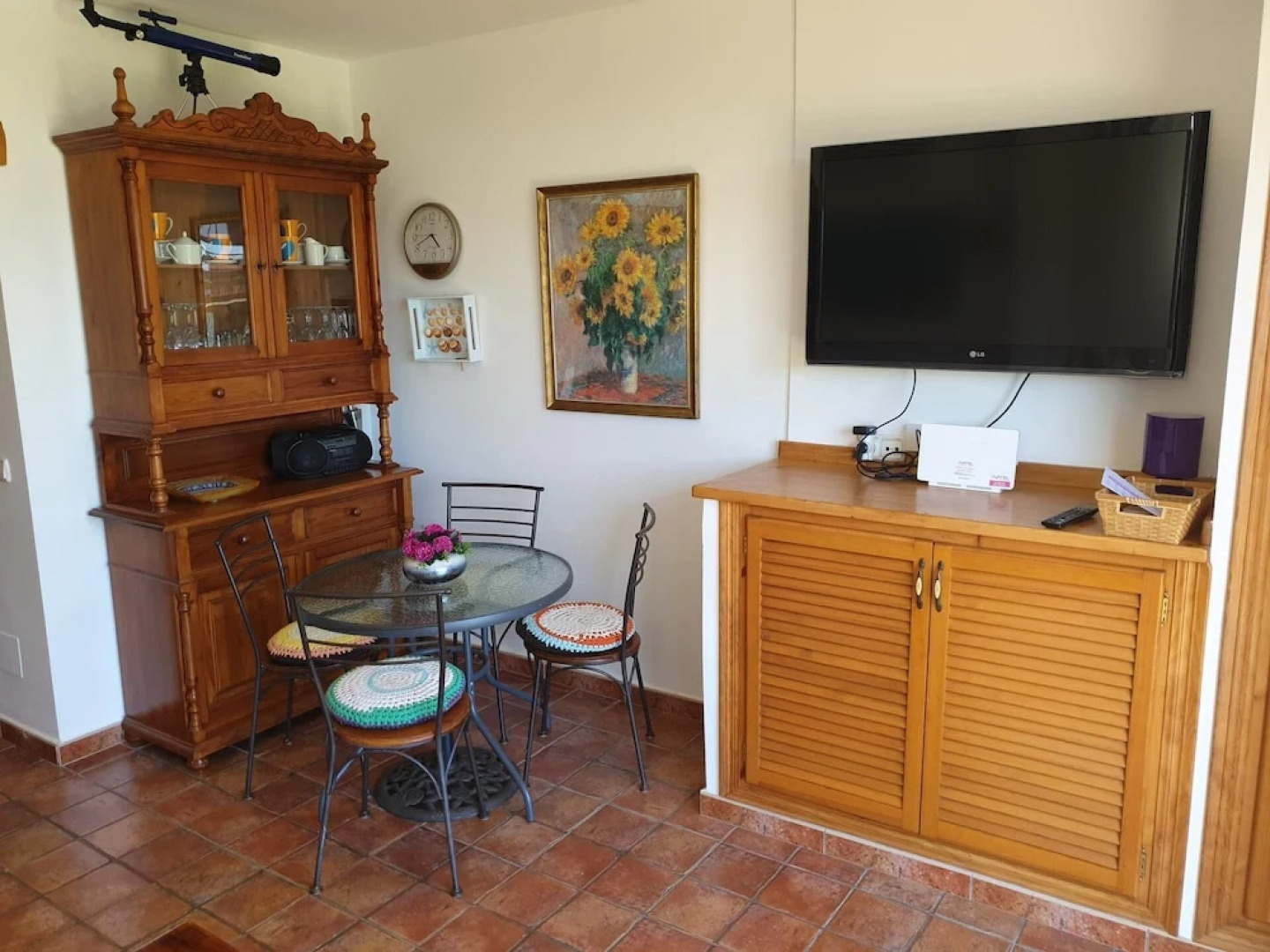 Doña Lola Micaela from line beach apartment with sea views sunrounded by bars and restaurants-CS208