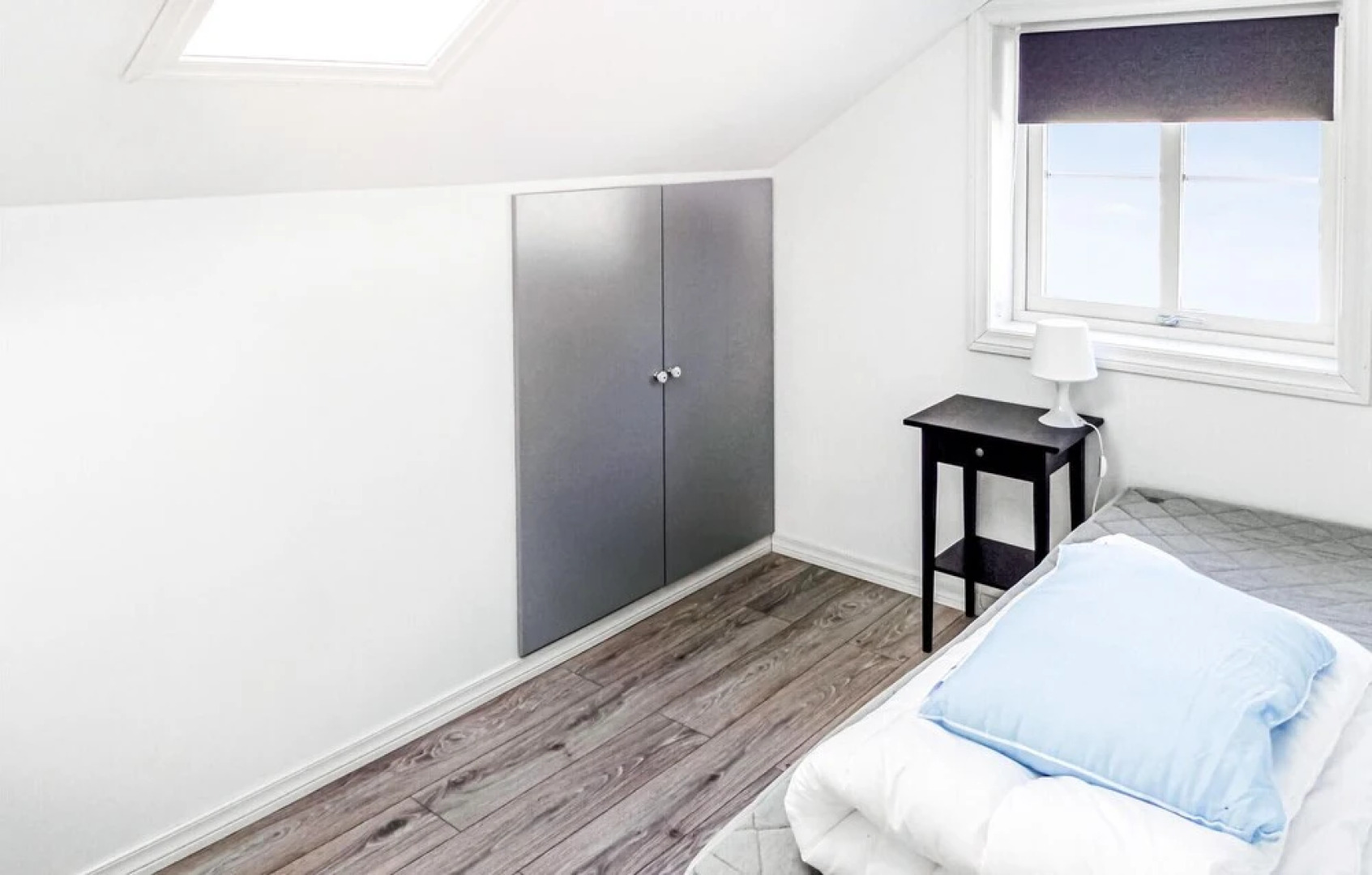 Awesome Apartment in Strandebarm With 5 Bedrooms and Wifi