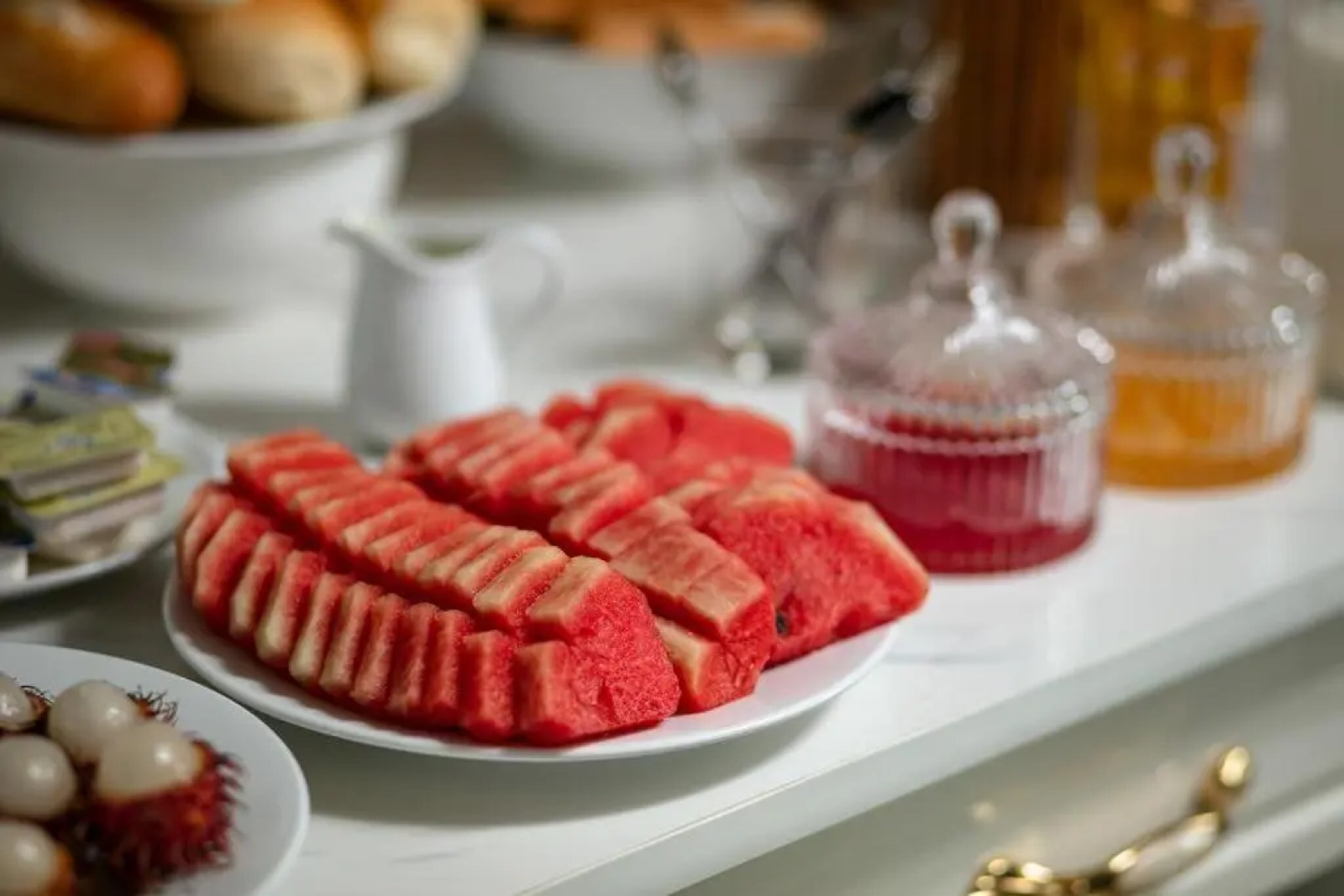 Lucky 3 Hotel & Travel