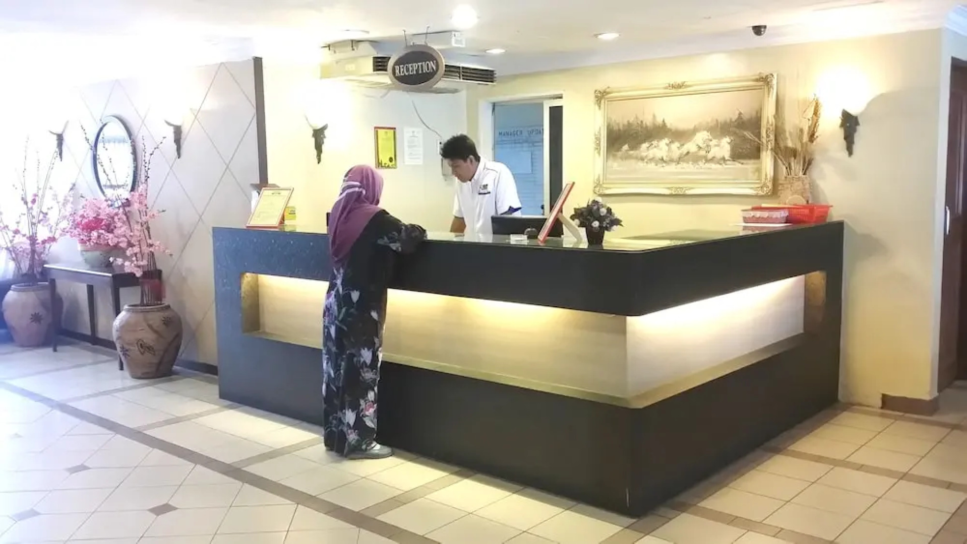 Hotel Centrepoint (Self Check In After 5PM)