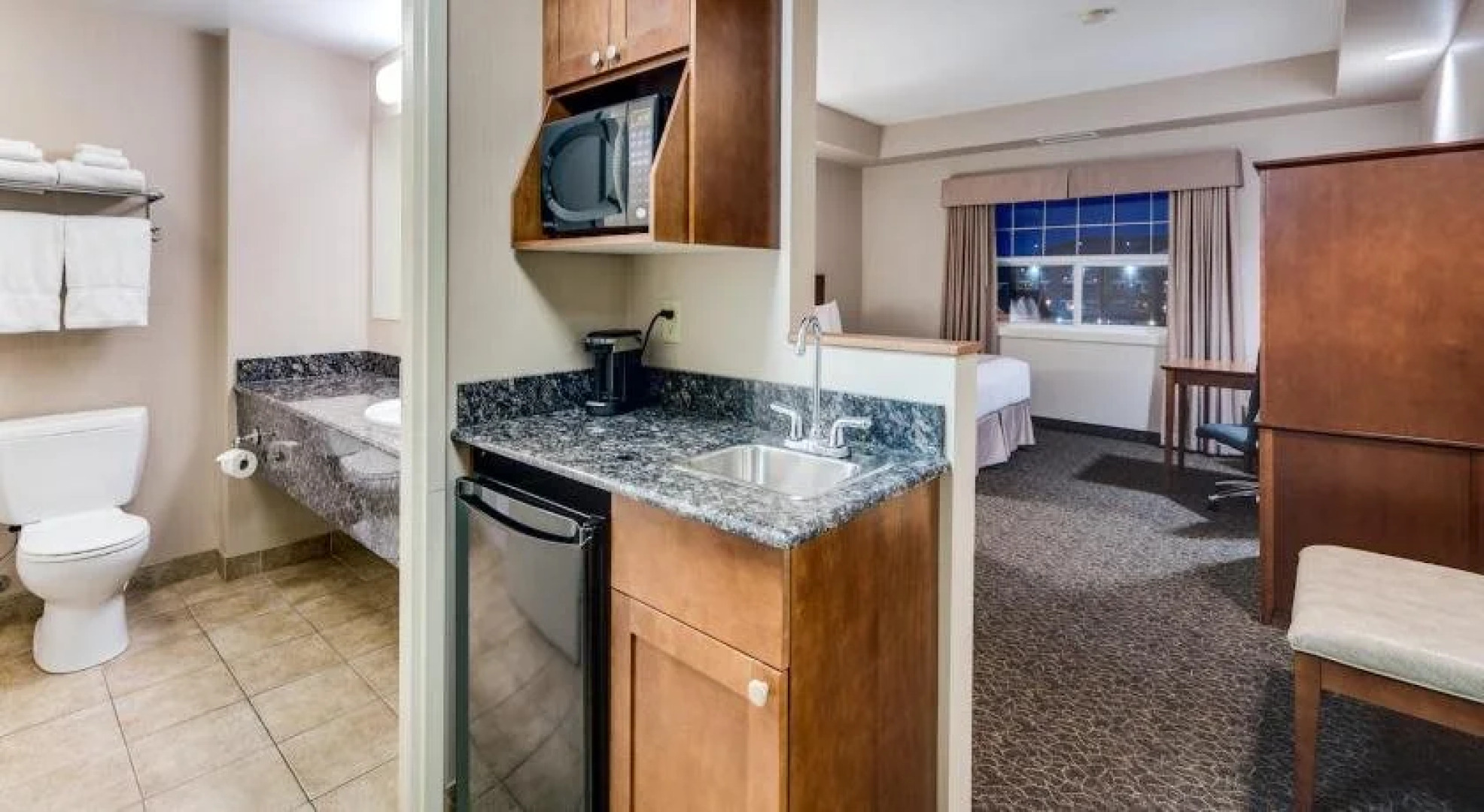 Heritage Inn & Suites