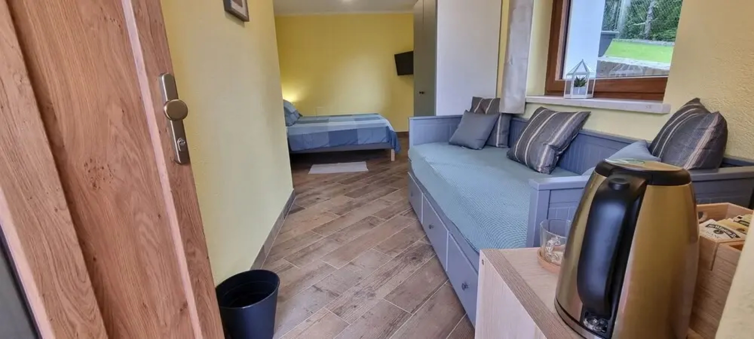 Lo Noyer Et Les Roses