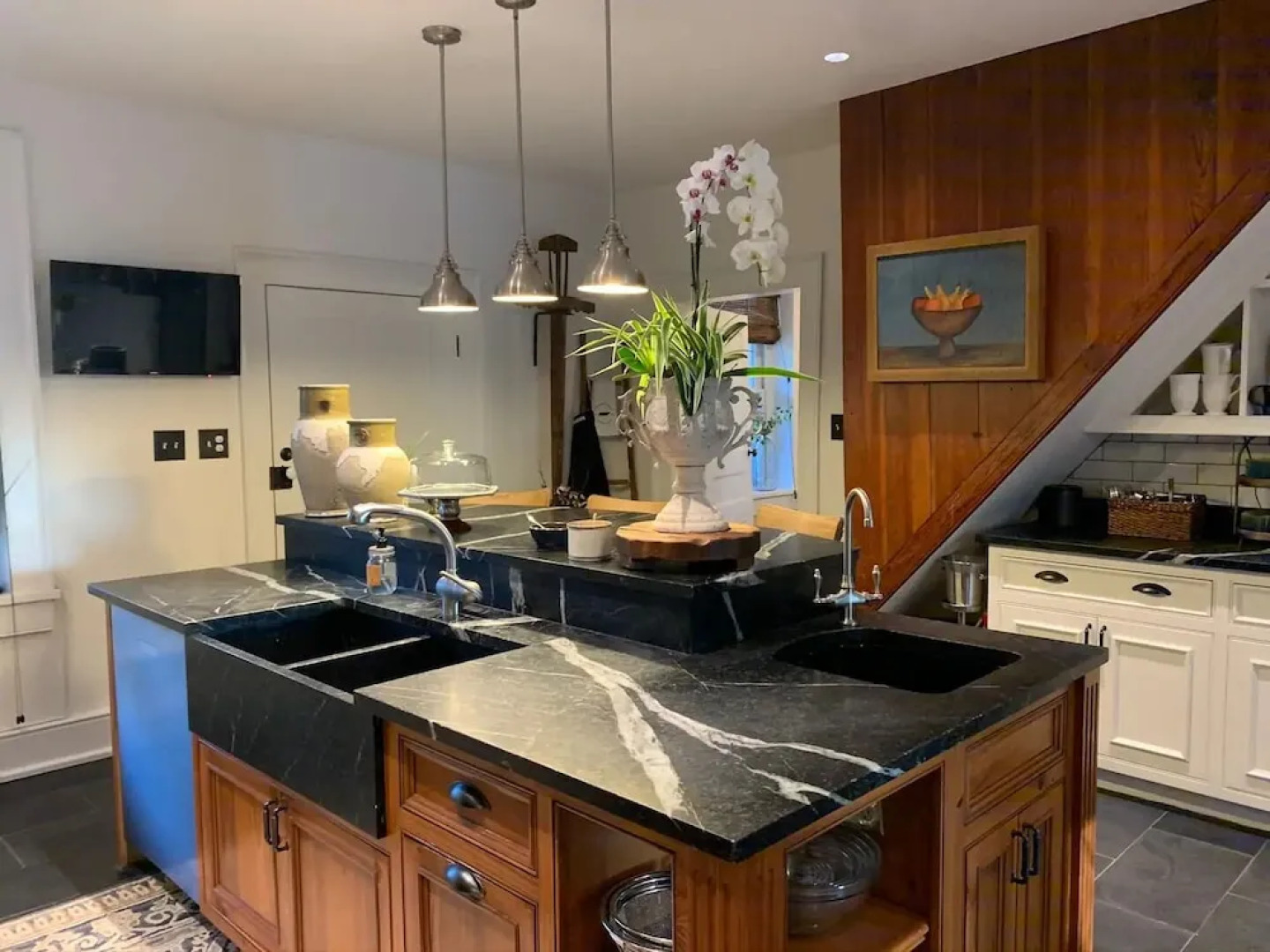 Boyd Harvey Main House And Carriage House 4 Bedroom Home by RedAwning