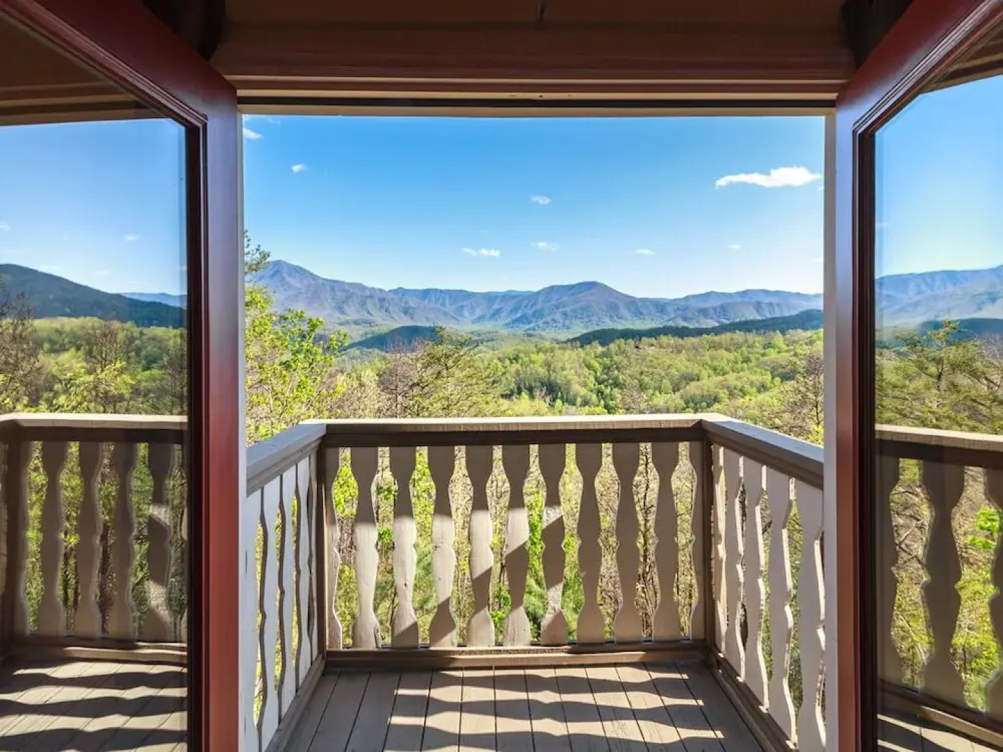 Hello Smokys - Two Bedroom Cabin