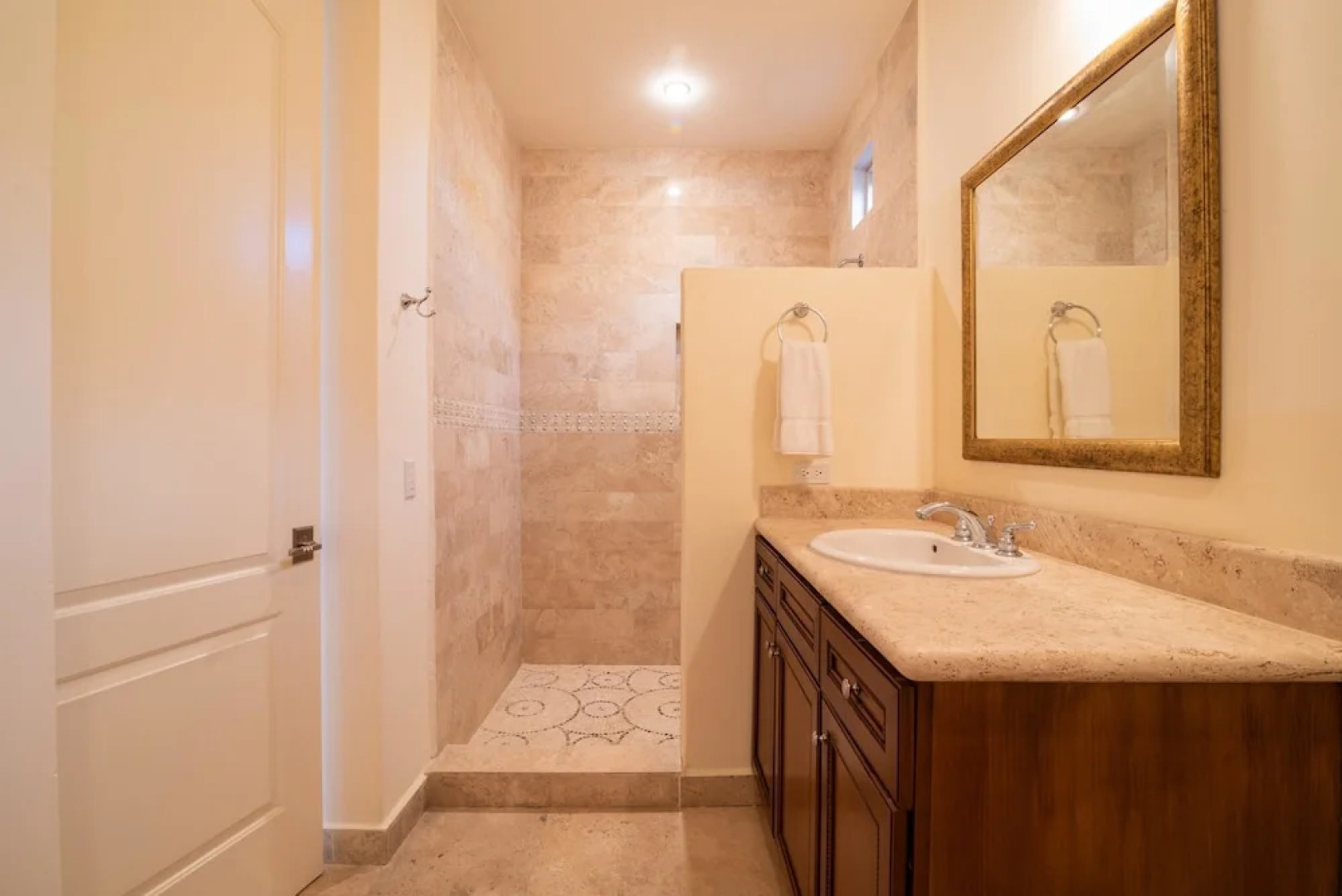 Paraiso Del Mar Resort V4 4 Bed by Casago