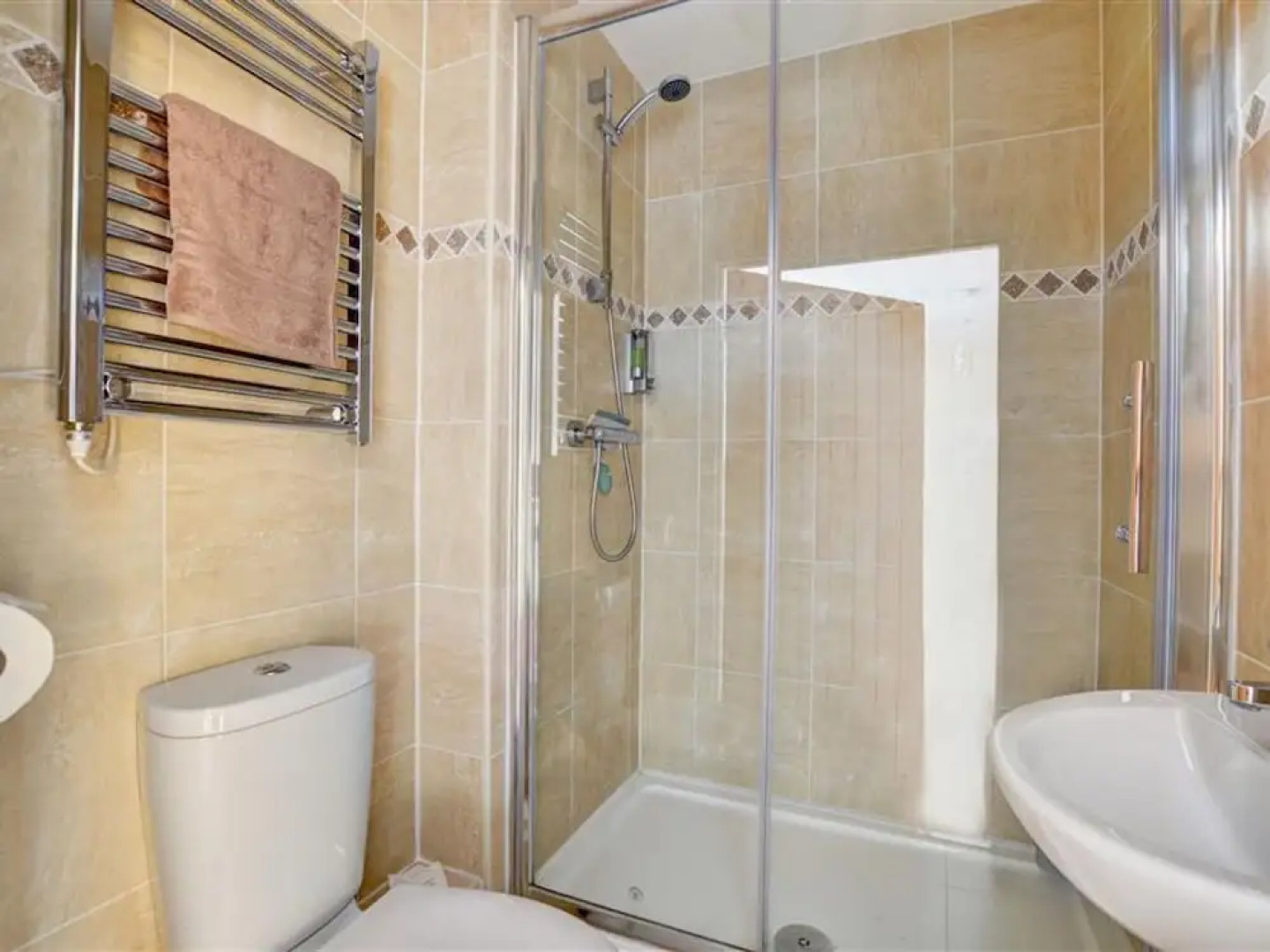 Spacious Holiday Home in Ilkerton With Garden