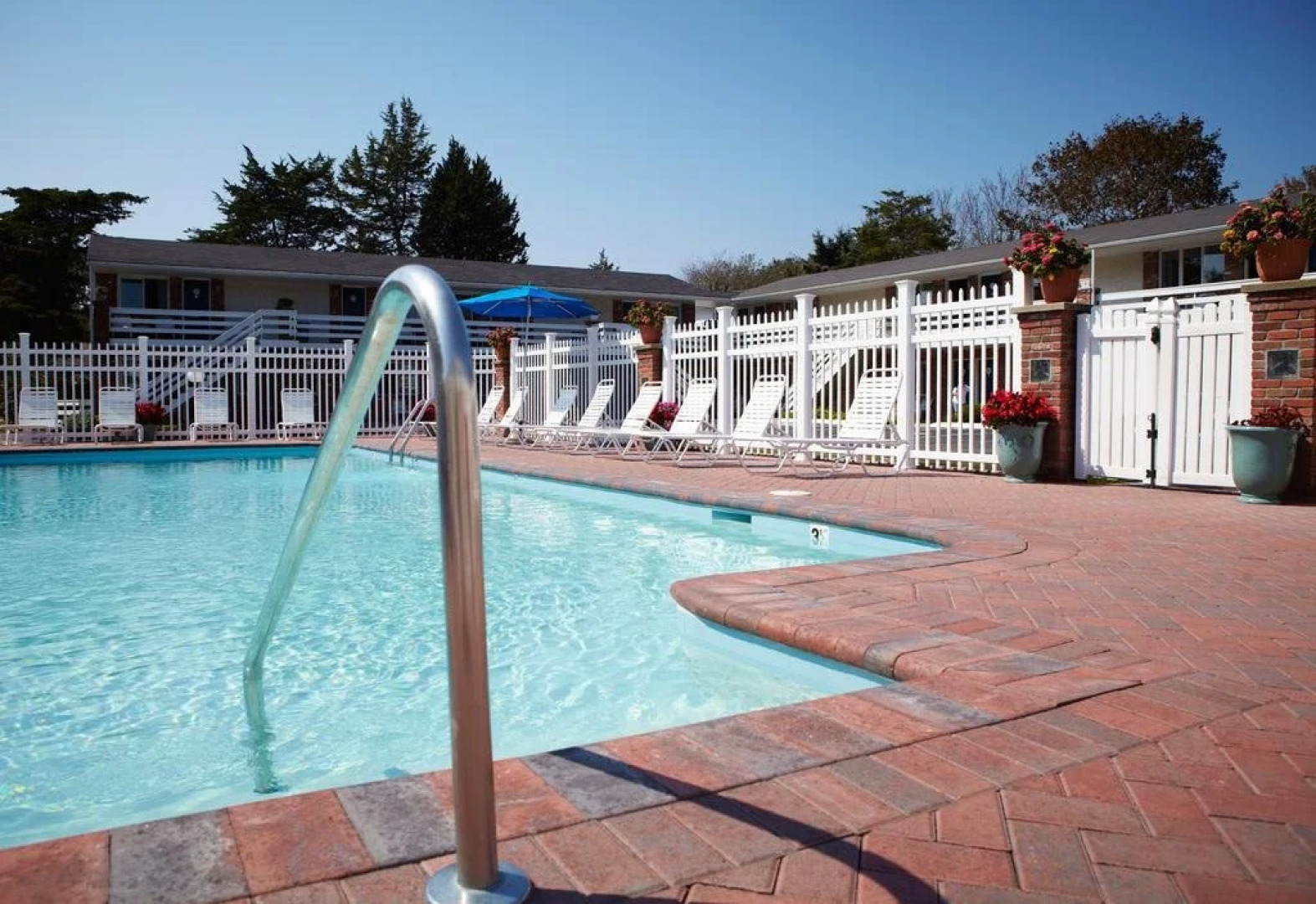 Breezeway Boutique Hotel