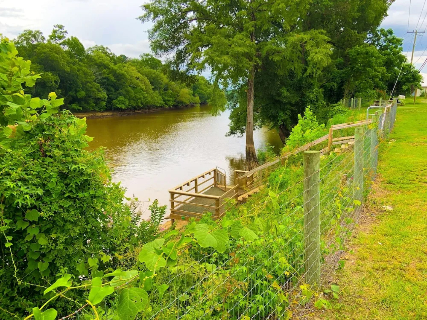 Red Carpet Inn & Suites