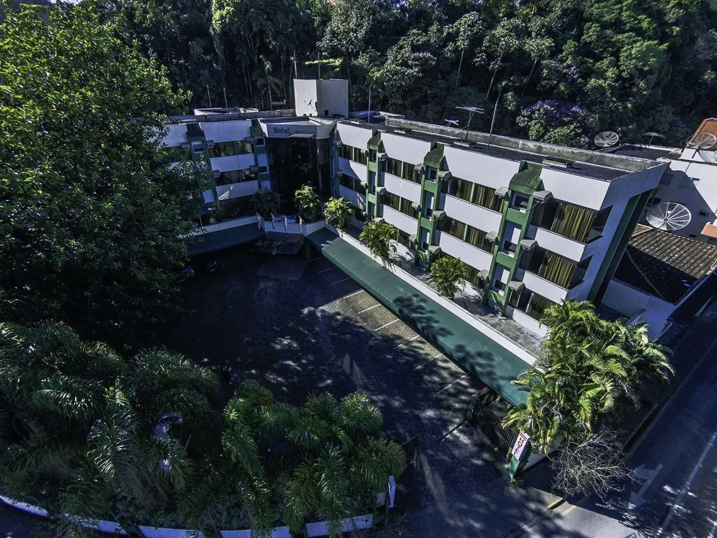 Harbor Inn Jaraguá