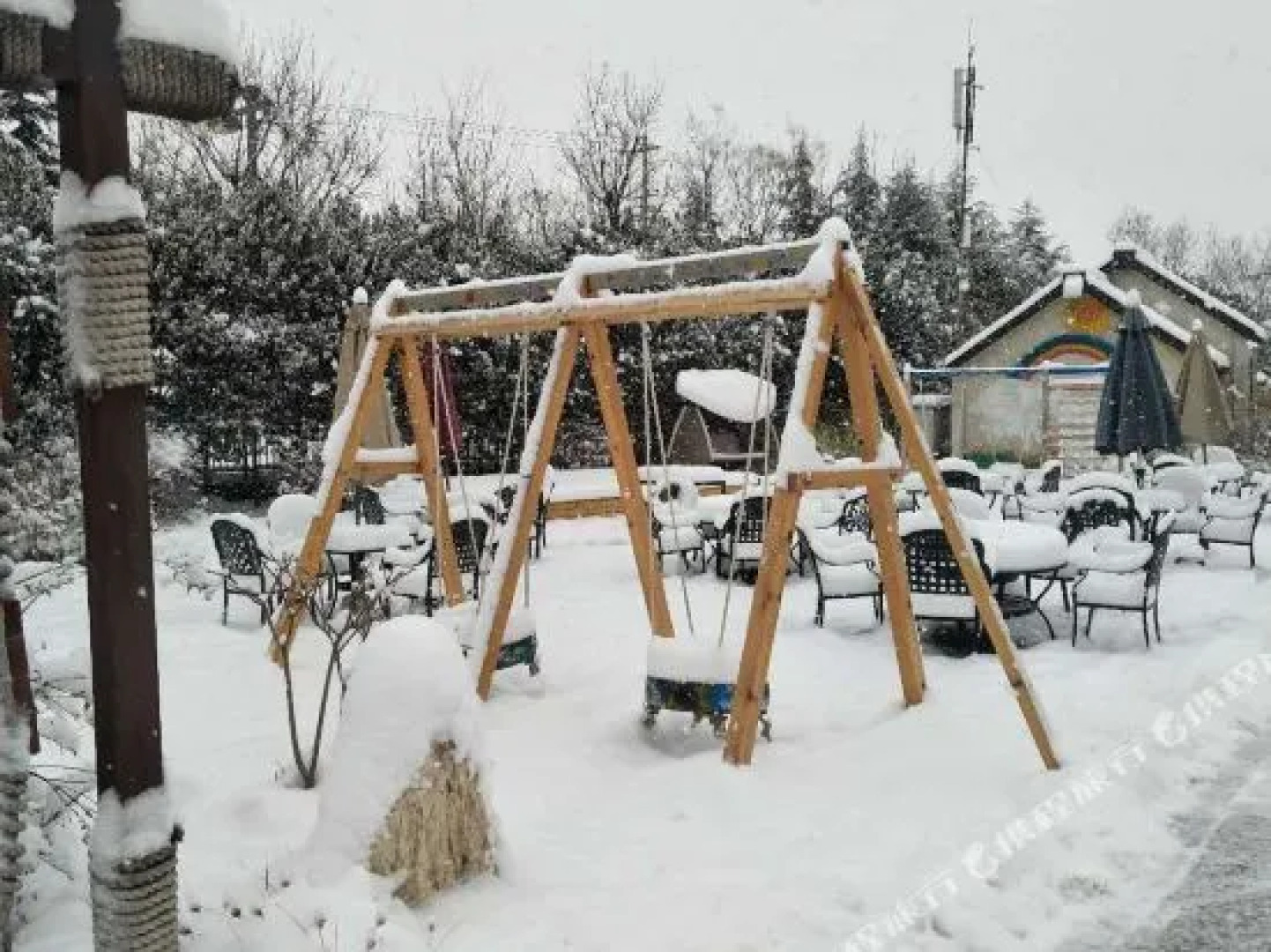 Scenery Retreats (Qinling Mount Taibai Hot Spring Retreat)