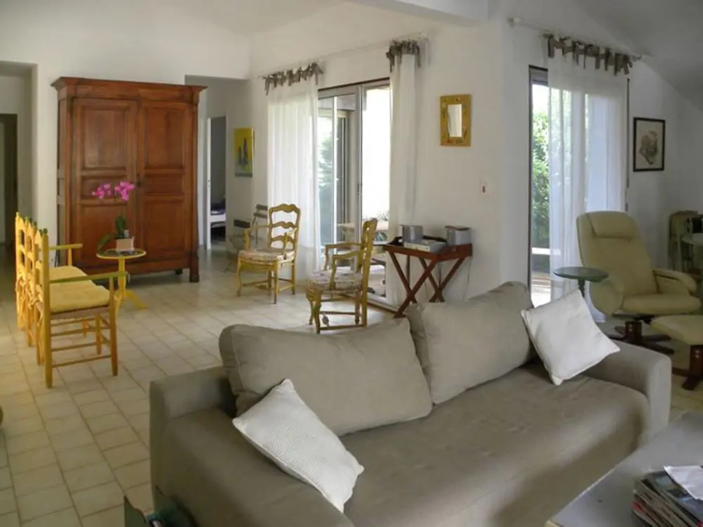 Spacious, 3-bedroom House With a Private Swimming Pool, Garden and Ter