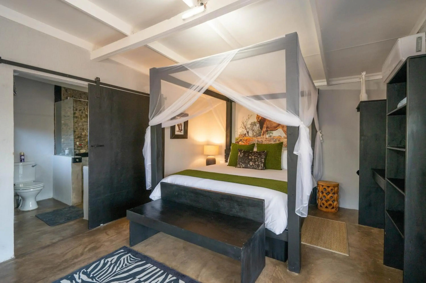 Foxy Crocodile Bush Lodge & Kruger Safari's - No Loadshedding