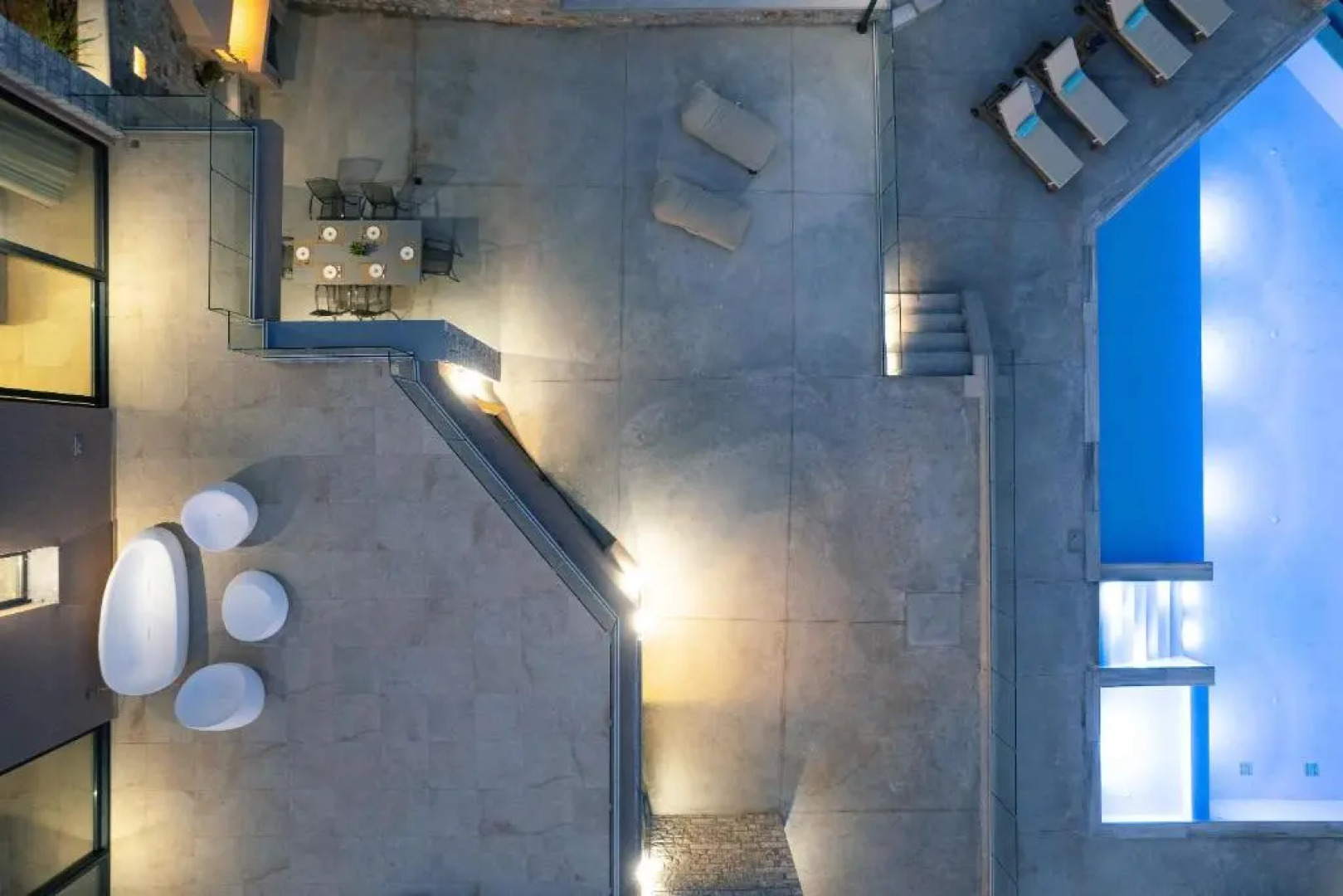 Seafront luxury villa with infinity pool & devine views!