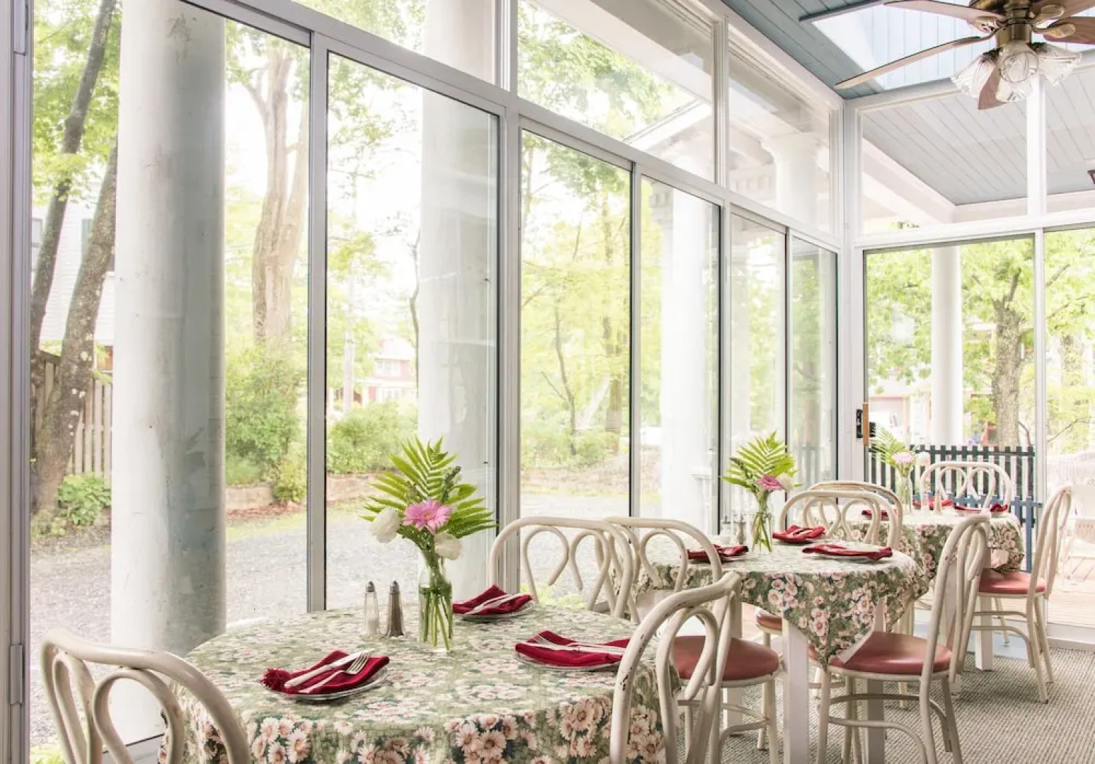 Mira Monte Inn & Suites