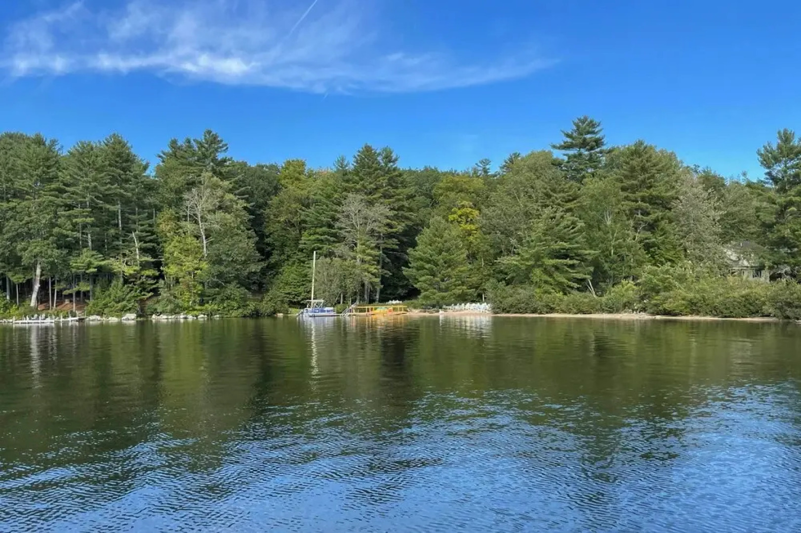 'the Birches' Raymond Getaway w/ Beach & Boat Dock