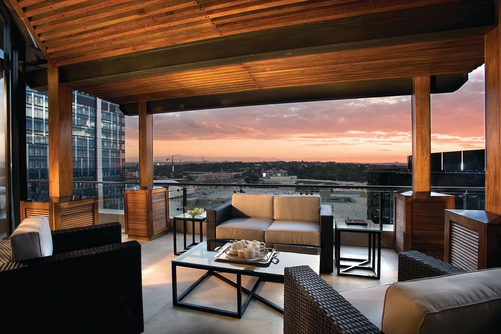 Davinci Hotel And Suites On Nelson Mandela Square