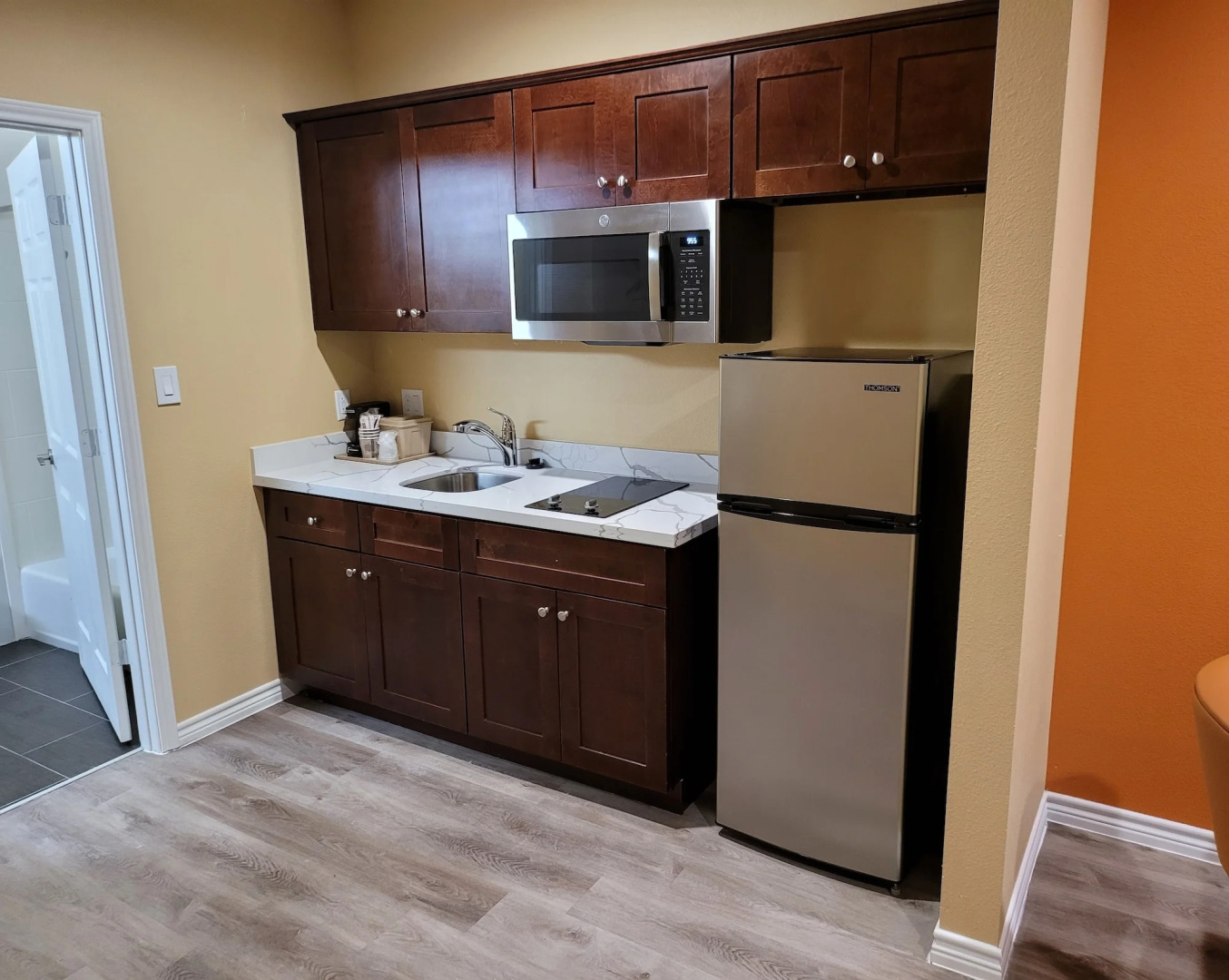 Captain's Quarters Inn