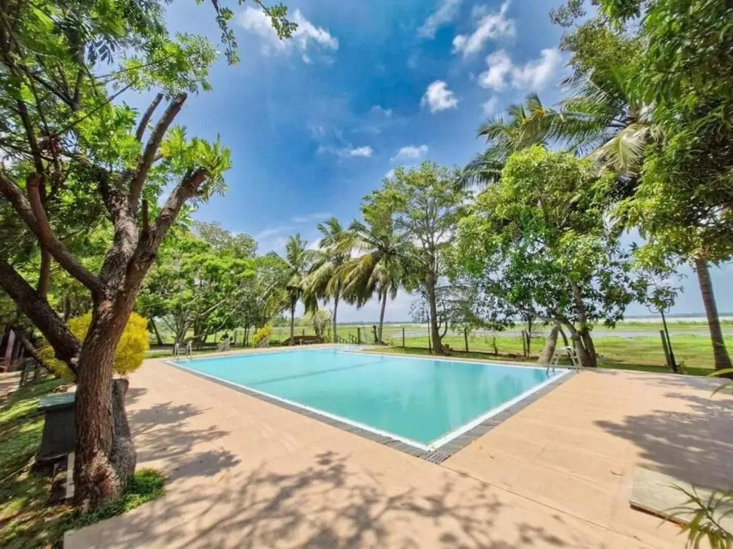 Flamingo Lake Resort