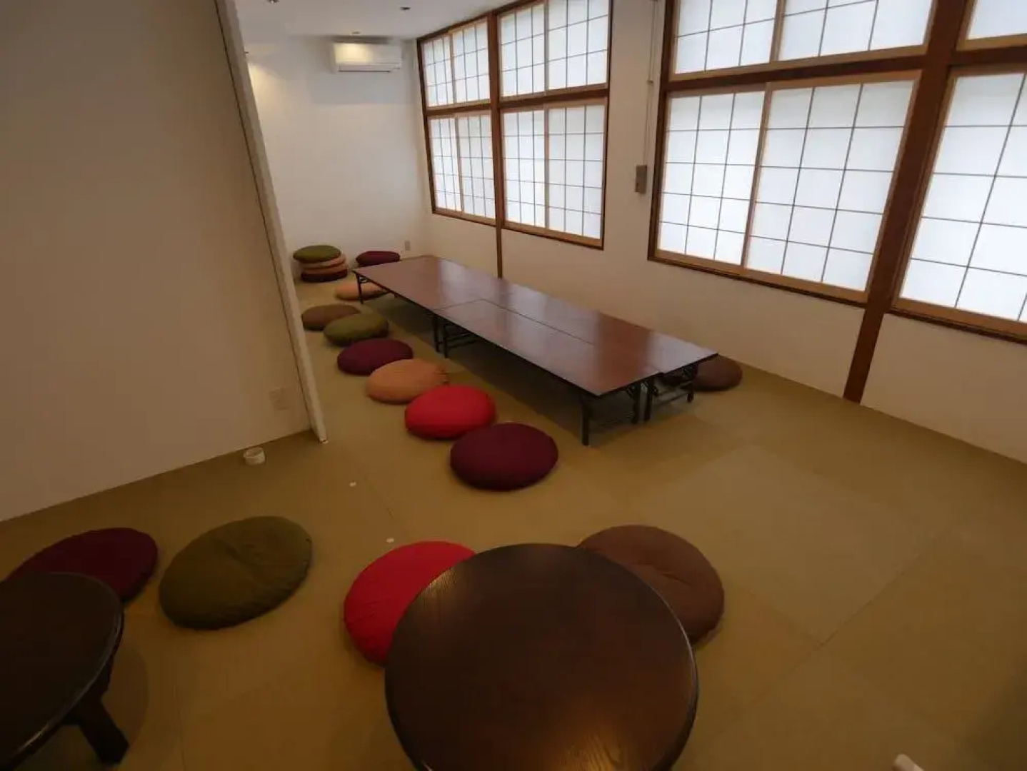 J-Hoppers Lake Biwa Guesthouse