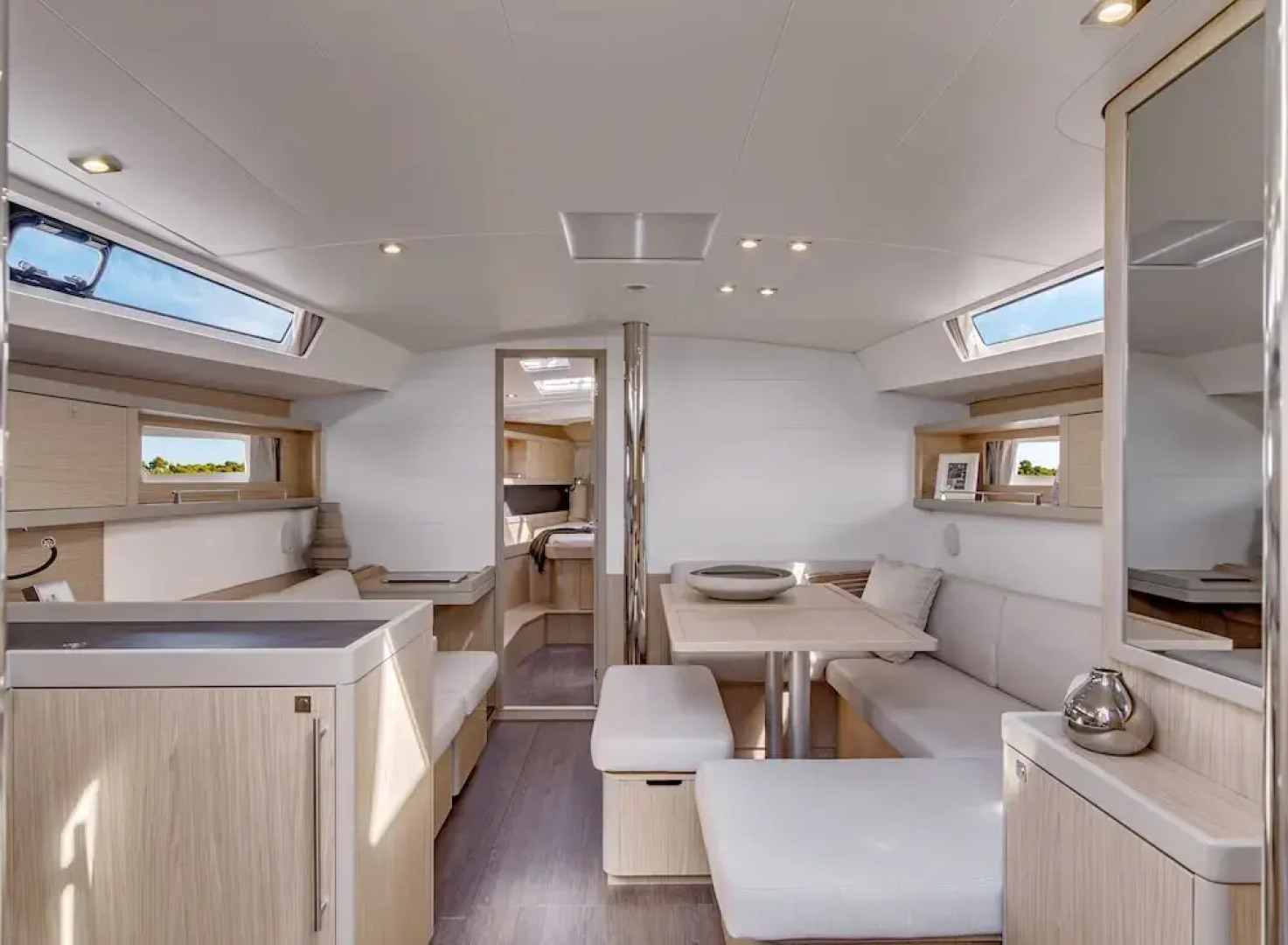 Discover Sailing Asia - Hong Kong