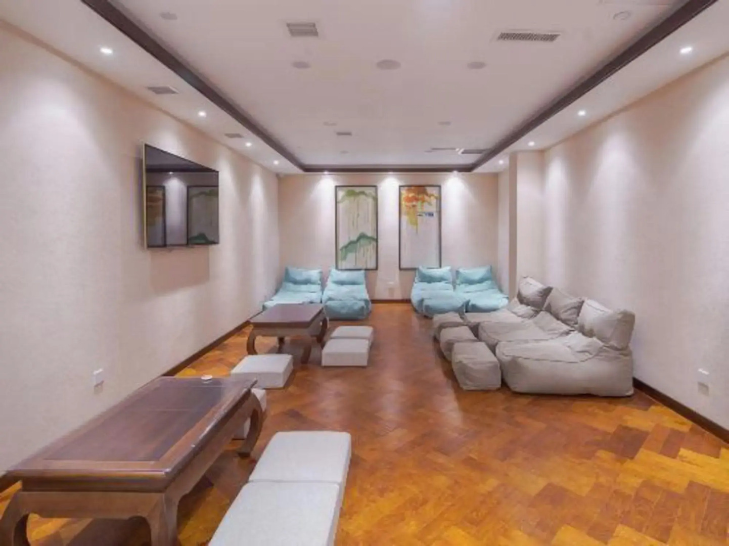 Huamei Party's Conflux Hotel