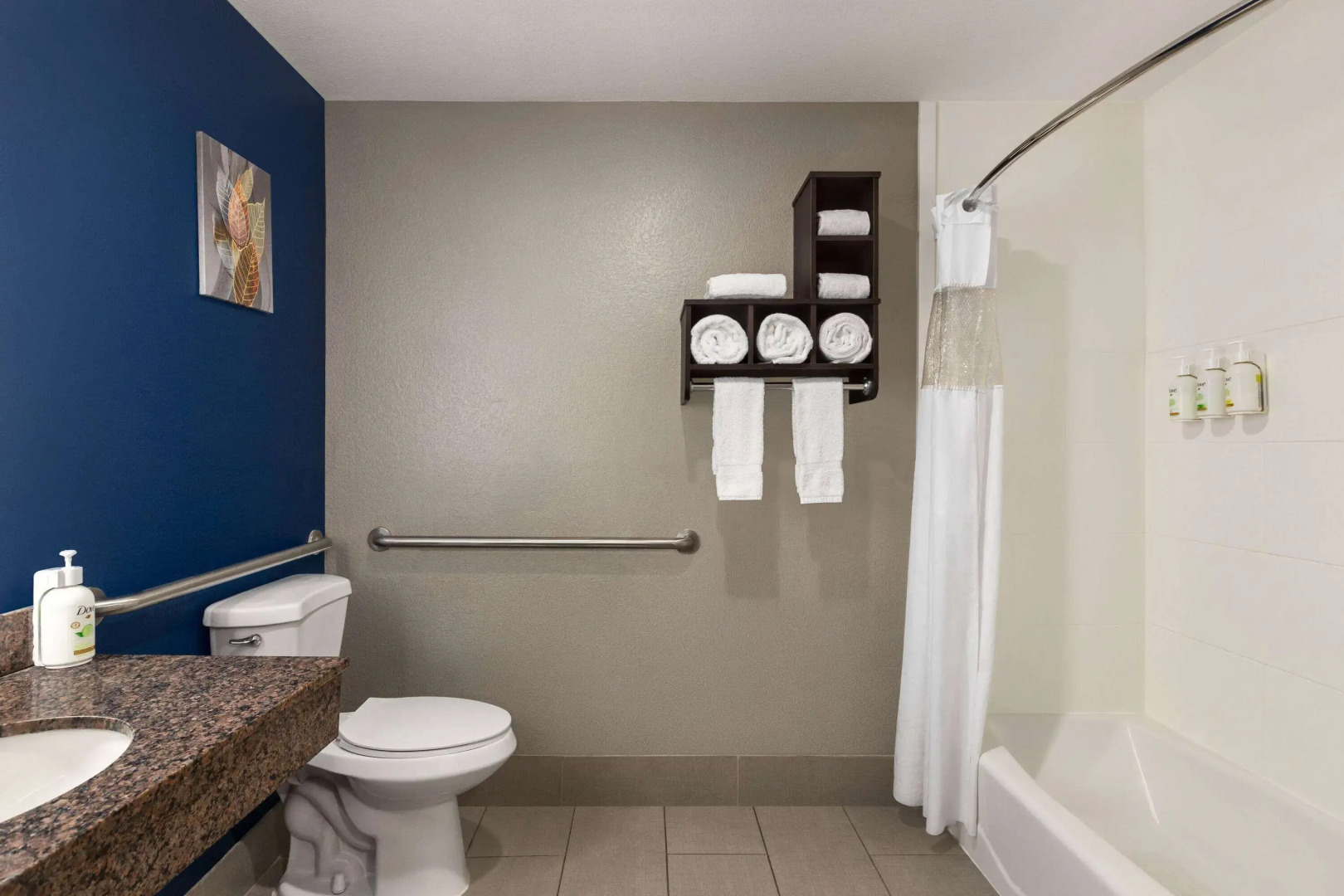 La Quinta Inn & Suites by Wyndham San Antonio N Stone Oak