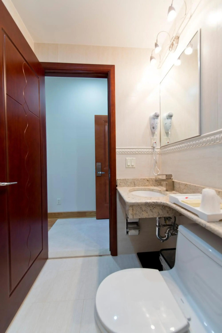 The Michelangelo Hotel