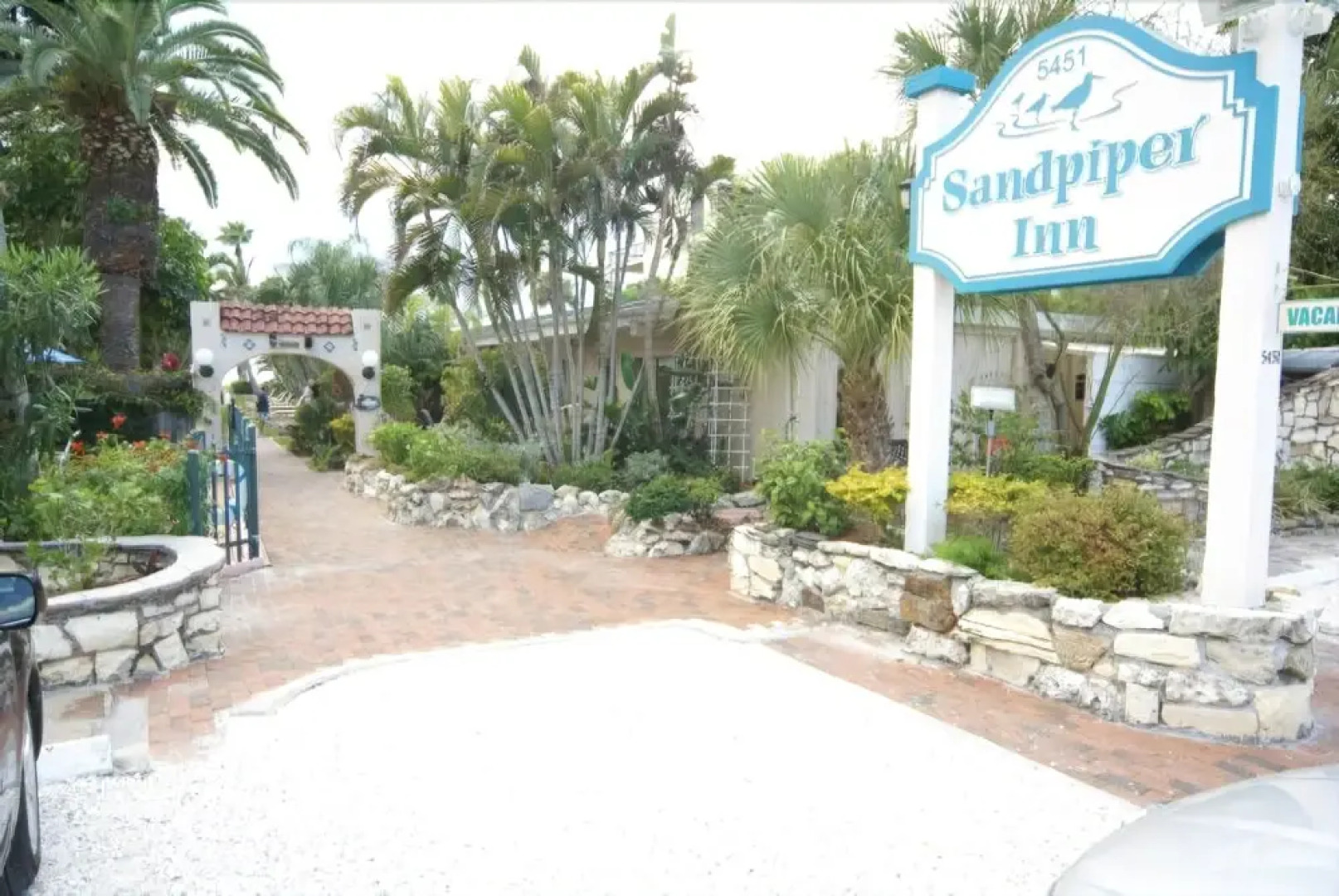 Sandpiper Inn