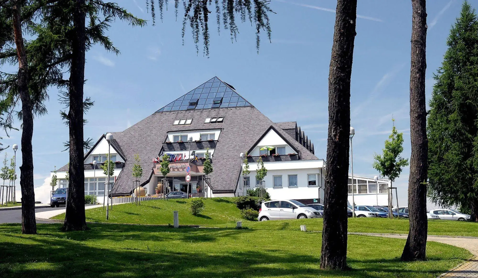 Lazensky Hotel Pyramida I