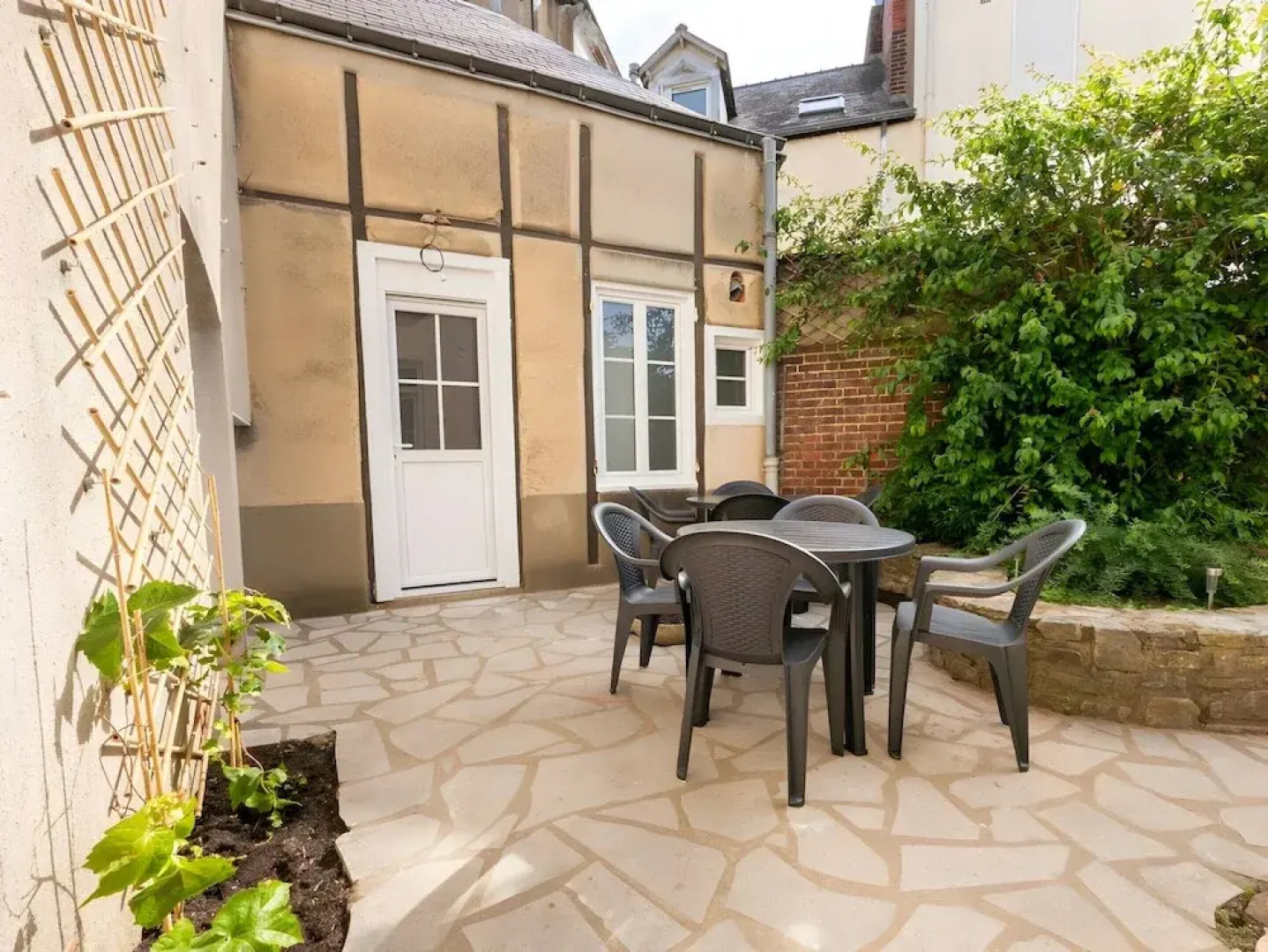 Relax & Recharge: Elegant Home With Sauna