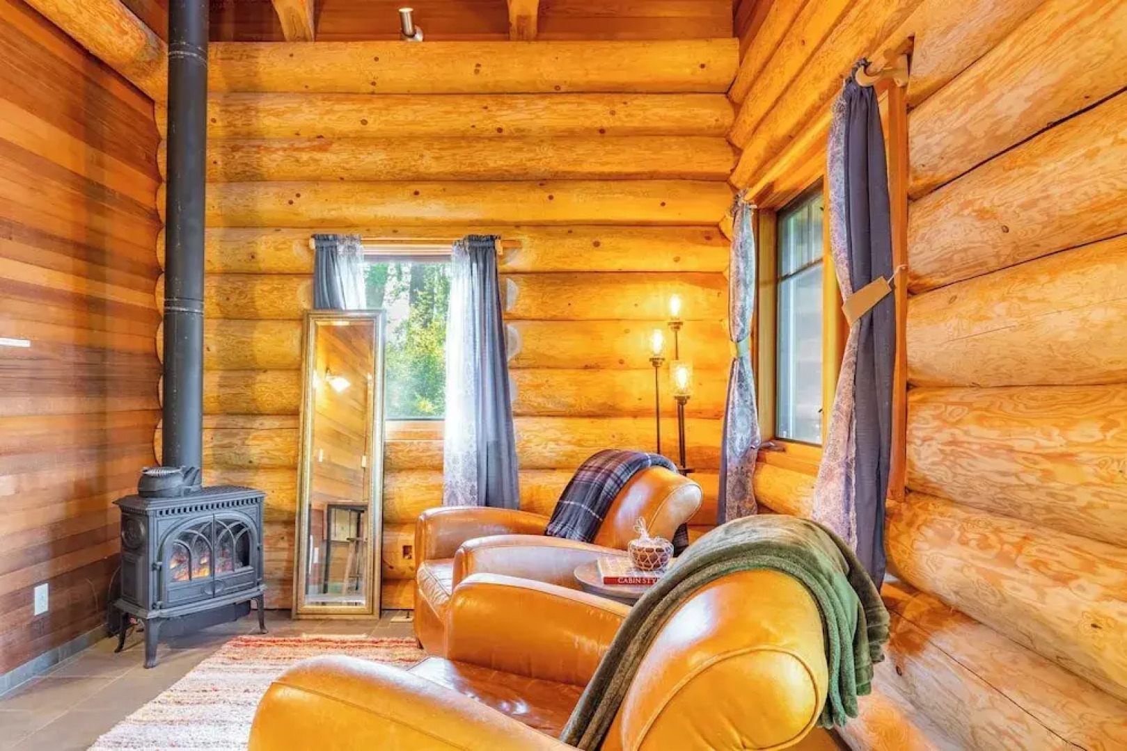 Penn Cove Overlook by Avantstay Cabin w/ Views