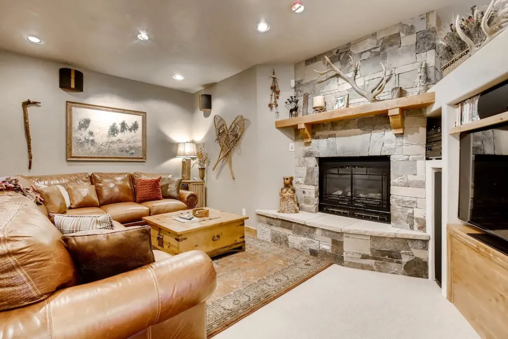 611 Oro Grande Street House 6 Bedrooms 4.5 Bathrooms Home