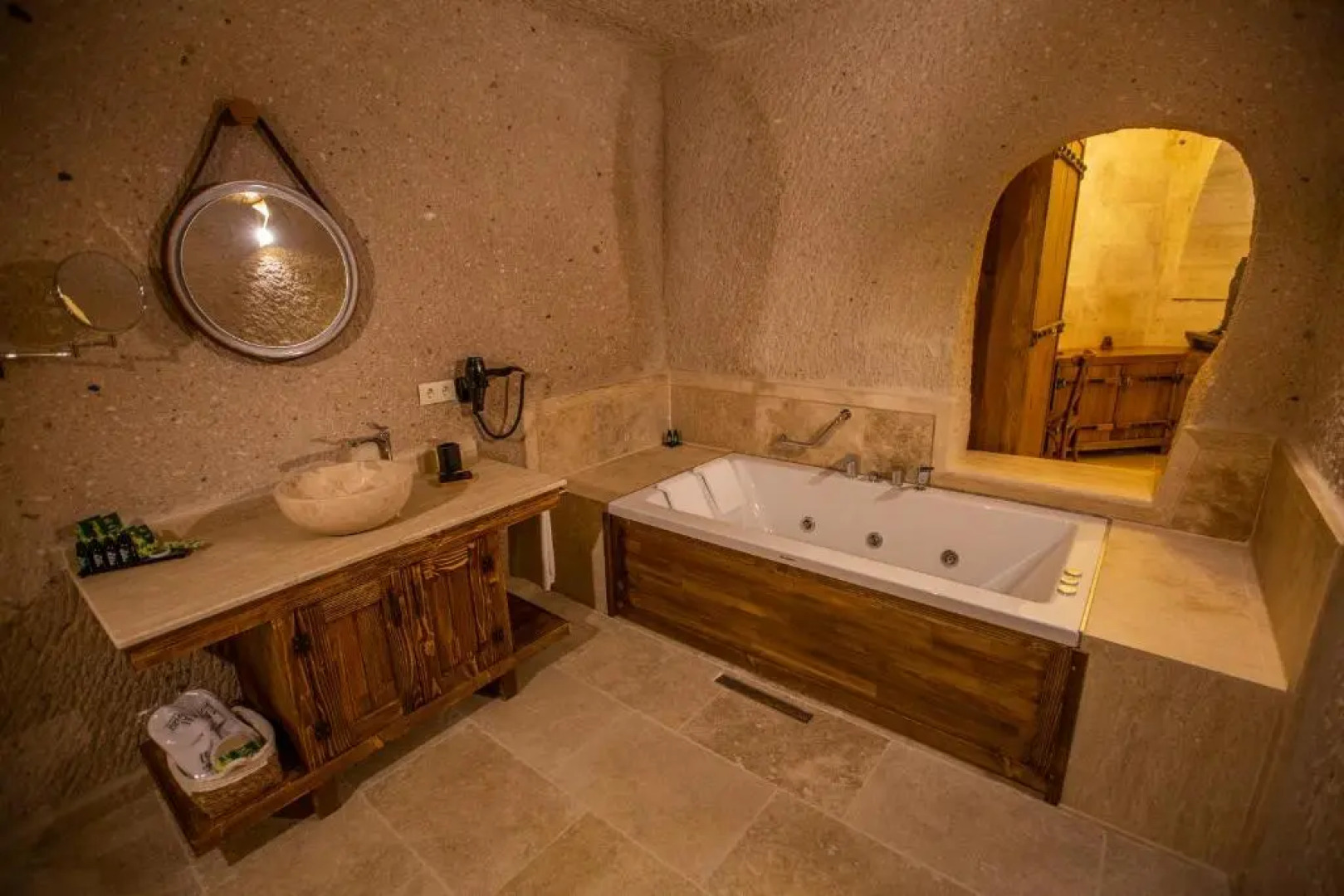 Nino Cave Suites