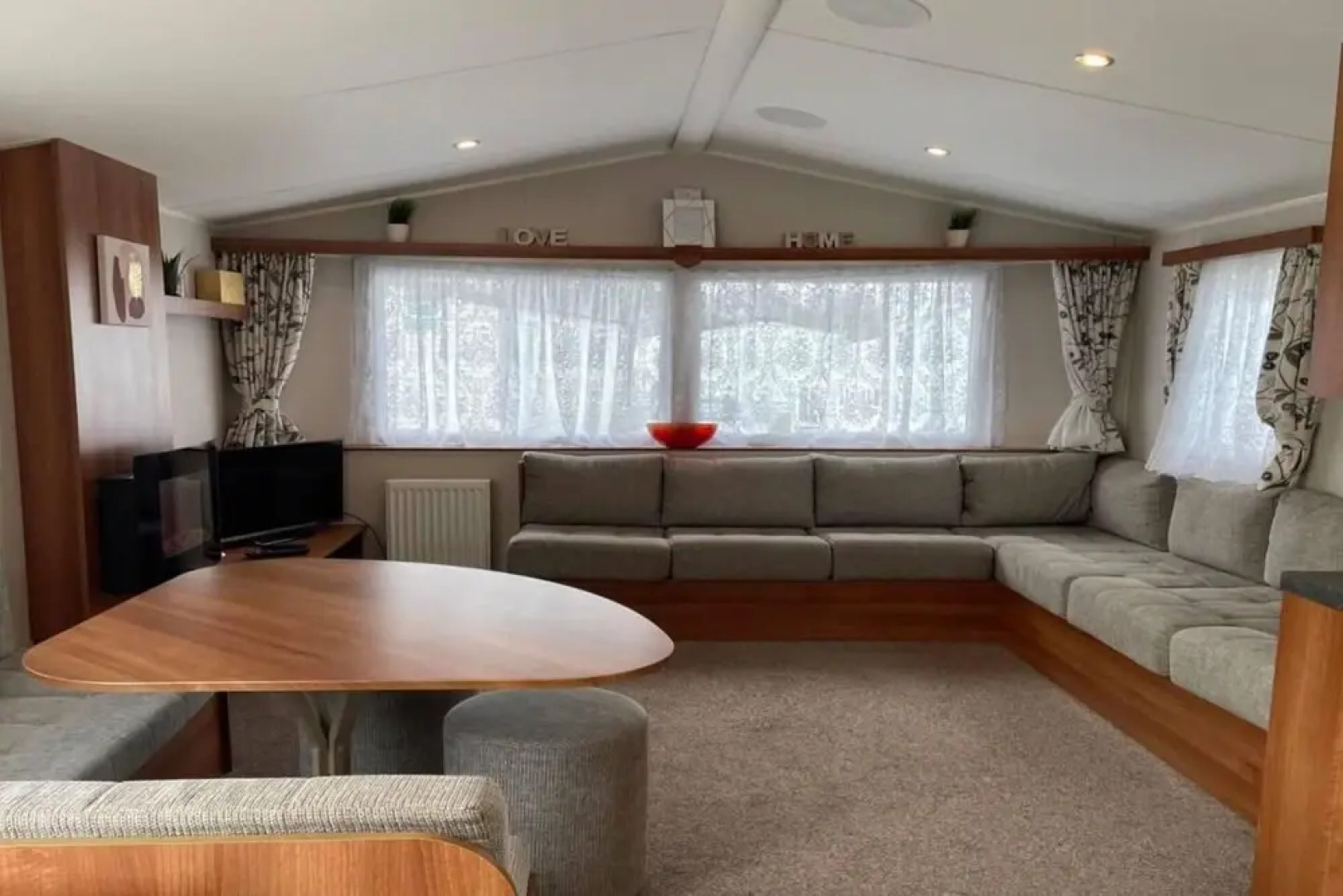 Immaculate 2-bed Sleeps 6 in Pevensey Bay