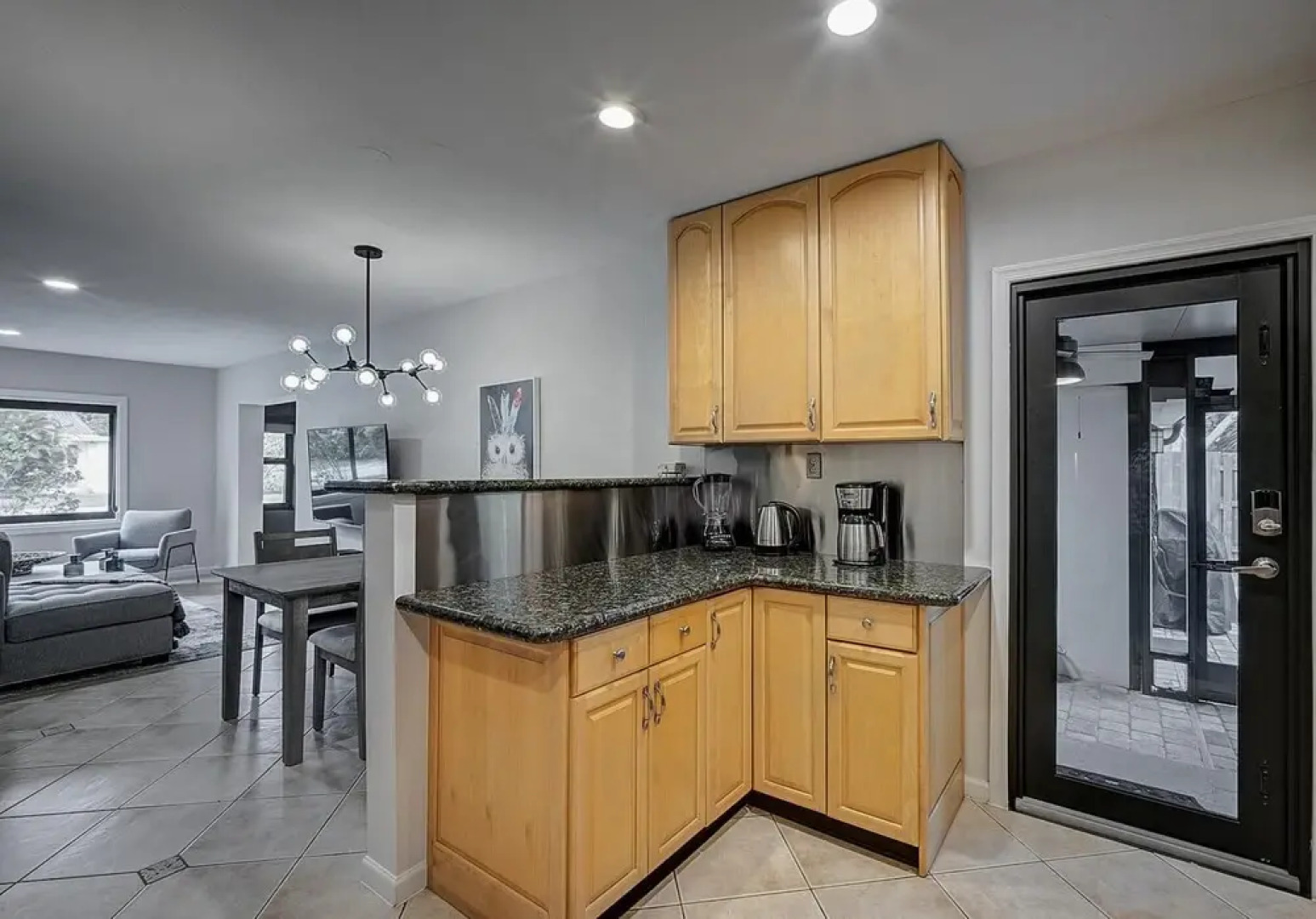 Fantastic 3 Bedroom Heated Salt Pool Home 3 Blocks From Wilton Drive