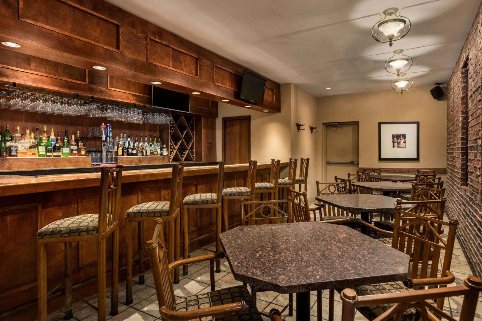 Travelodge Kingston LaSalle Hotel