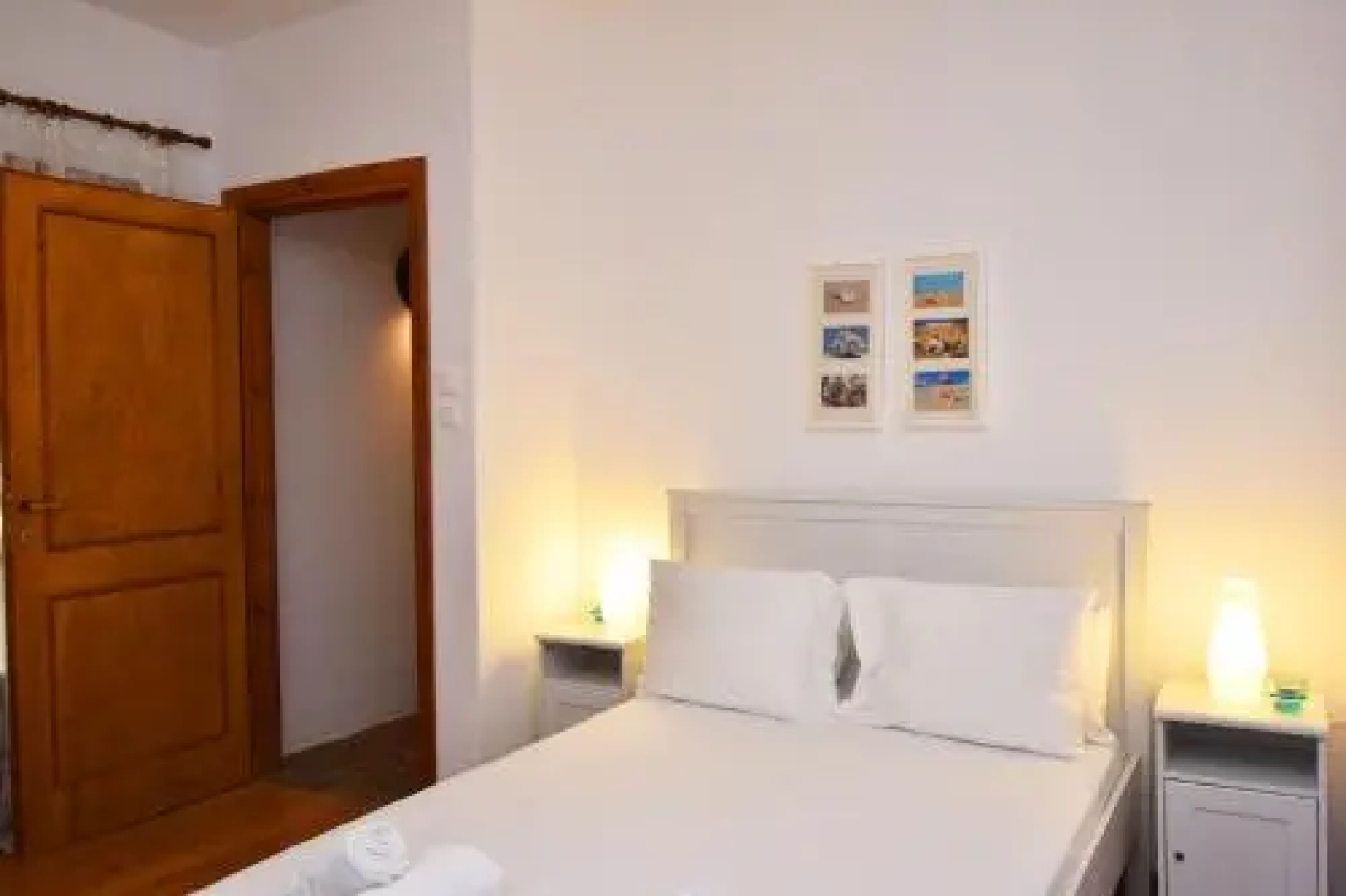 Squirrel Beach Front Villa, Metamorfosi