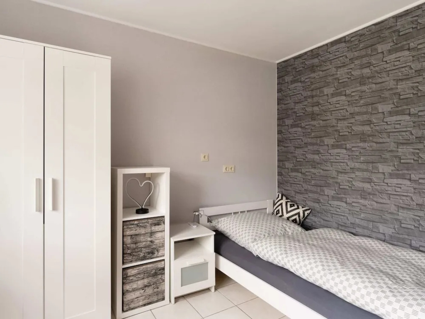 Garden Retreat With Pond View