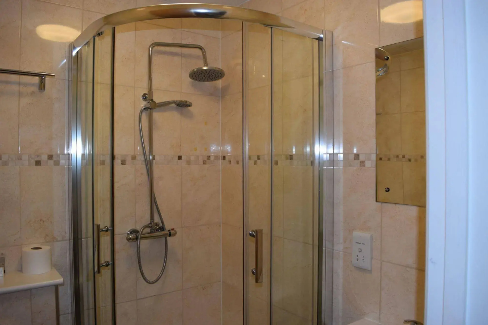 OYO Star Anglia Hotel