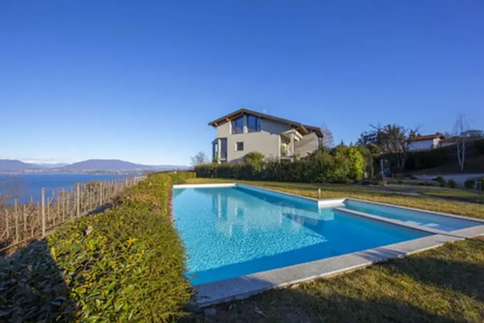 Sole di Meina Pool and Lake View