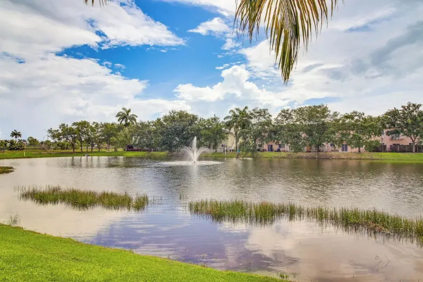 Yard w/ Lake View: Remote Working Hub in Homestead