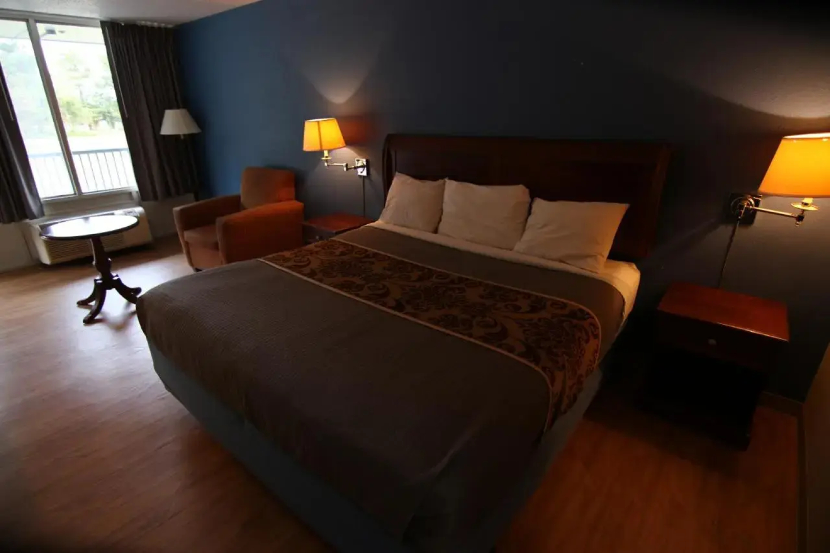 Economy Inn & Suites I-95 Exit 145 - Battleboro
